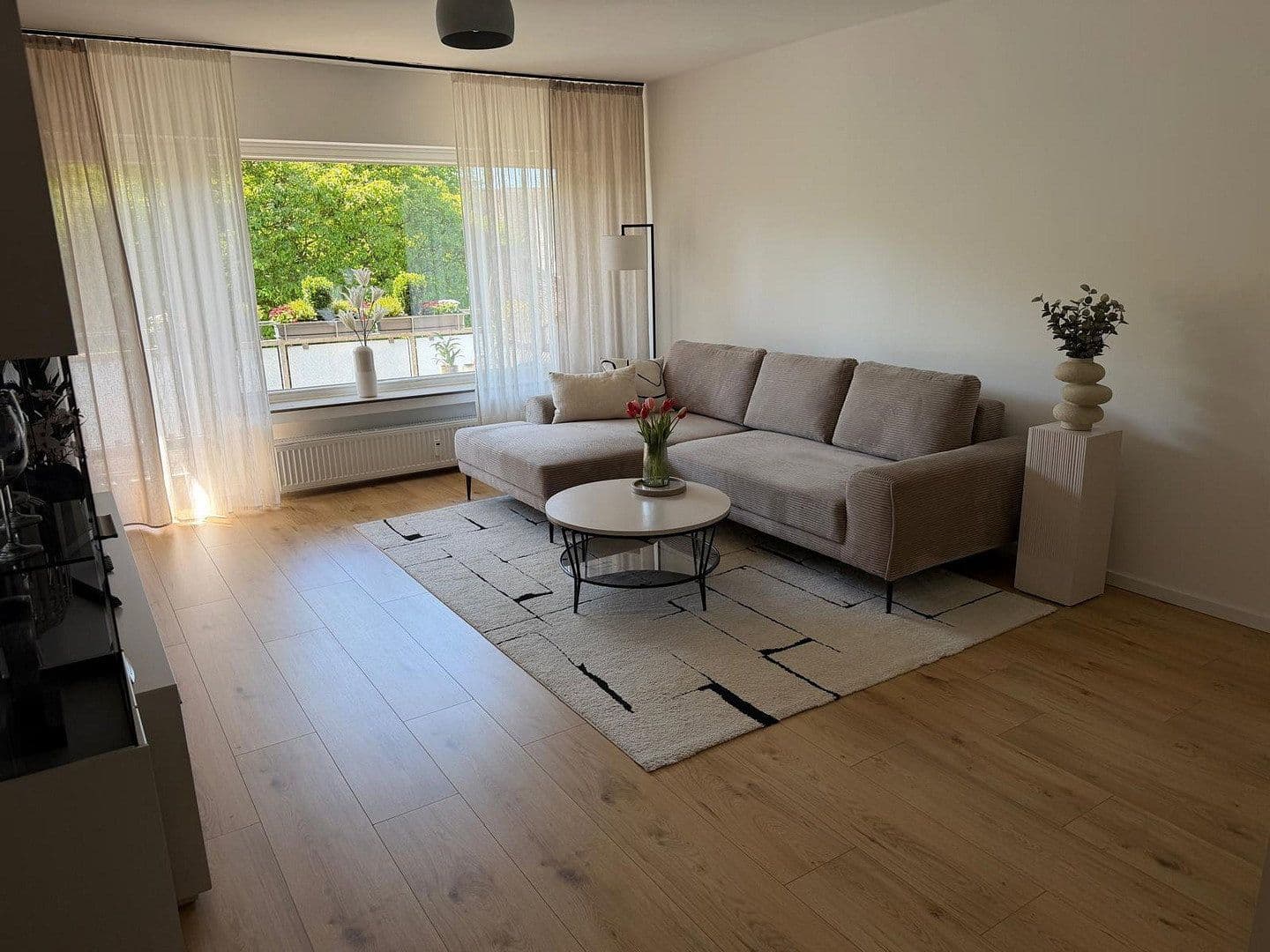Prenájom bytu 3-izbový 81 m², Krefeld, Severné Porýnie - Westfálsko Prenájom bytu 3-izbový 81 m², Krefeld, Severné Porýnie - Westfálsko