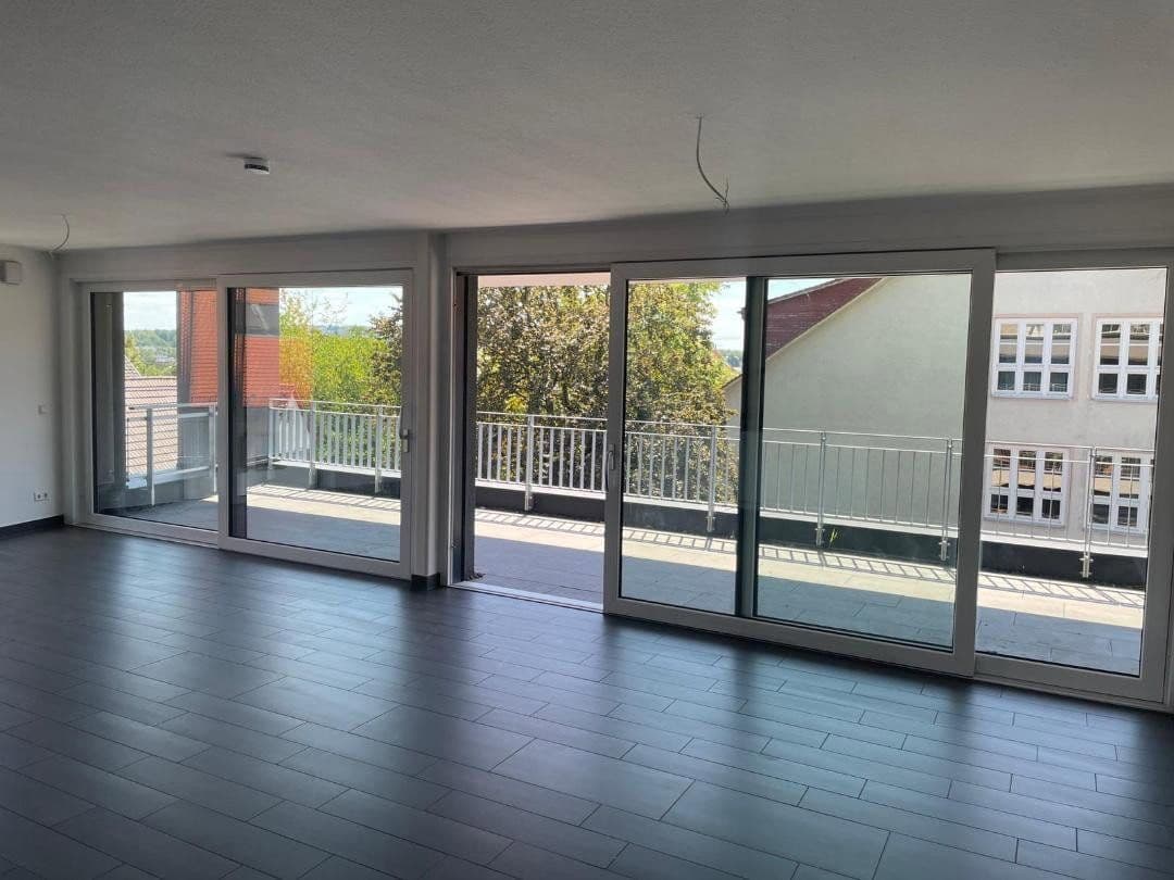 Prenájom bytu 4-izbový 122 m², Sindelfingen, Bádensko-Wurttembersko Prenájom bytu 4-izbový 122 m², Sindelfingen, Bádensko-Wurttembersko