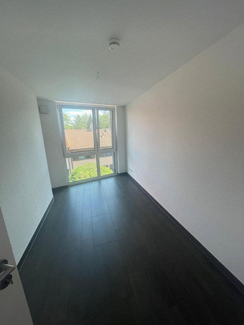 Prenájom bytu 4-izbový 122 m², Sindelfingen, Bádensko-Wurttembersko Prenájom bytu 4-izbový 122 m², Sindelfingen, Bádensko-Wurttembersko