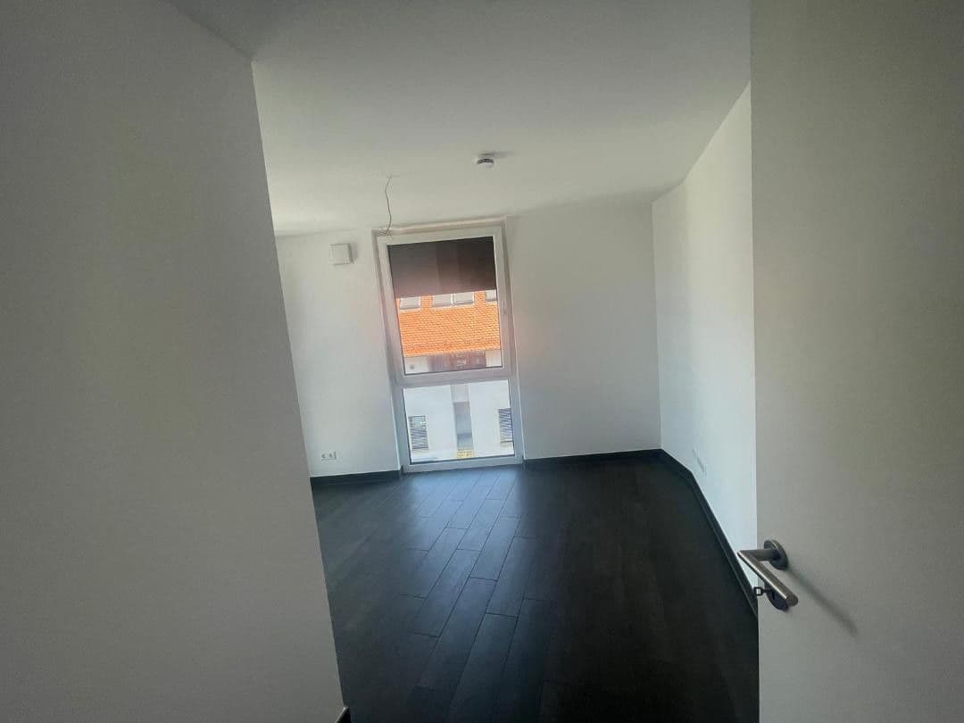 Prenájom bytu 4-izbový 122 m², Sindelfingen, Bádensko-Wurttembersko Prenájom bytu 4-izbový 122 m², Sindelfingen, Bádensko-Wurttembersko