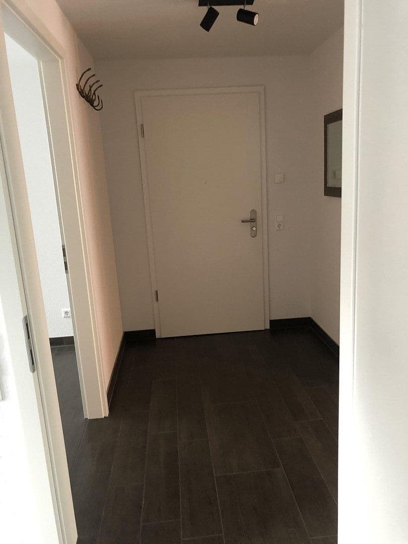Prenájom bytu 3-izbový 89 m², Sindelfingen, Bádensko-Wurttembersko Prenájom bytu 3-izbový 89 m², Sindelfingen, Bádensko-Wurttembersko