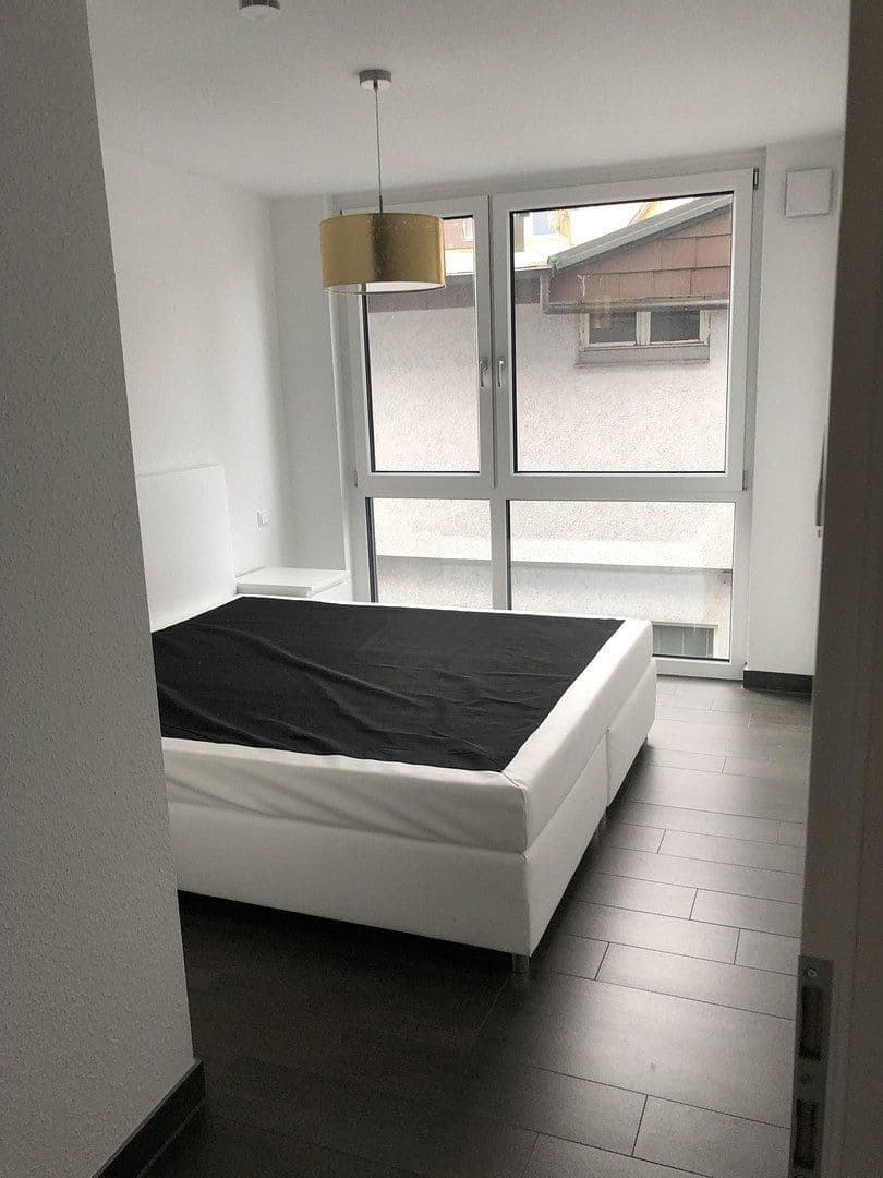 Prenájom bytu 3-izbový 89 m², Sindelfingen, Bádensko-Wurttembersko Prenájom bytu 3-izbový 89 m², Sindelfingen, Bádensko-Wurttembersko