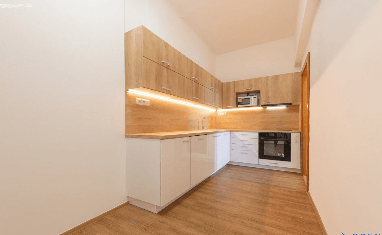 Prenájom bytu 100 m², U Havlíčkových sadů, Praha, Praha Prenájom bytu 100 m², U Havlíčkových sadů, Praha, Praha