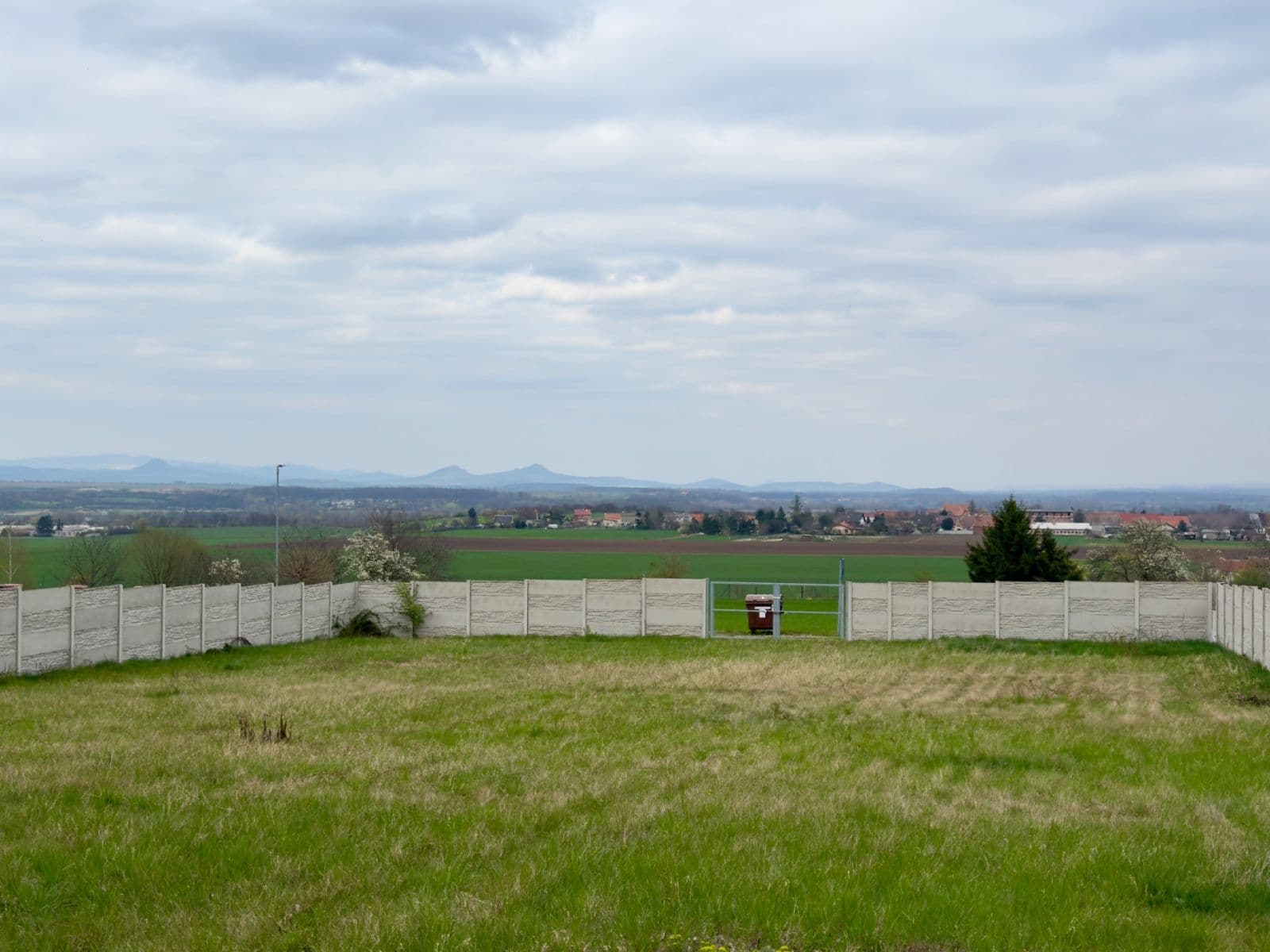 Predaj pozemku 758 m², Žatec, Ústecký kraj Predaj pozemku 758 m², Žatec, Ústecký kraj