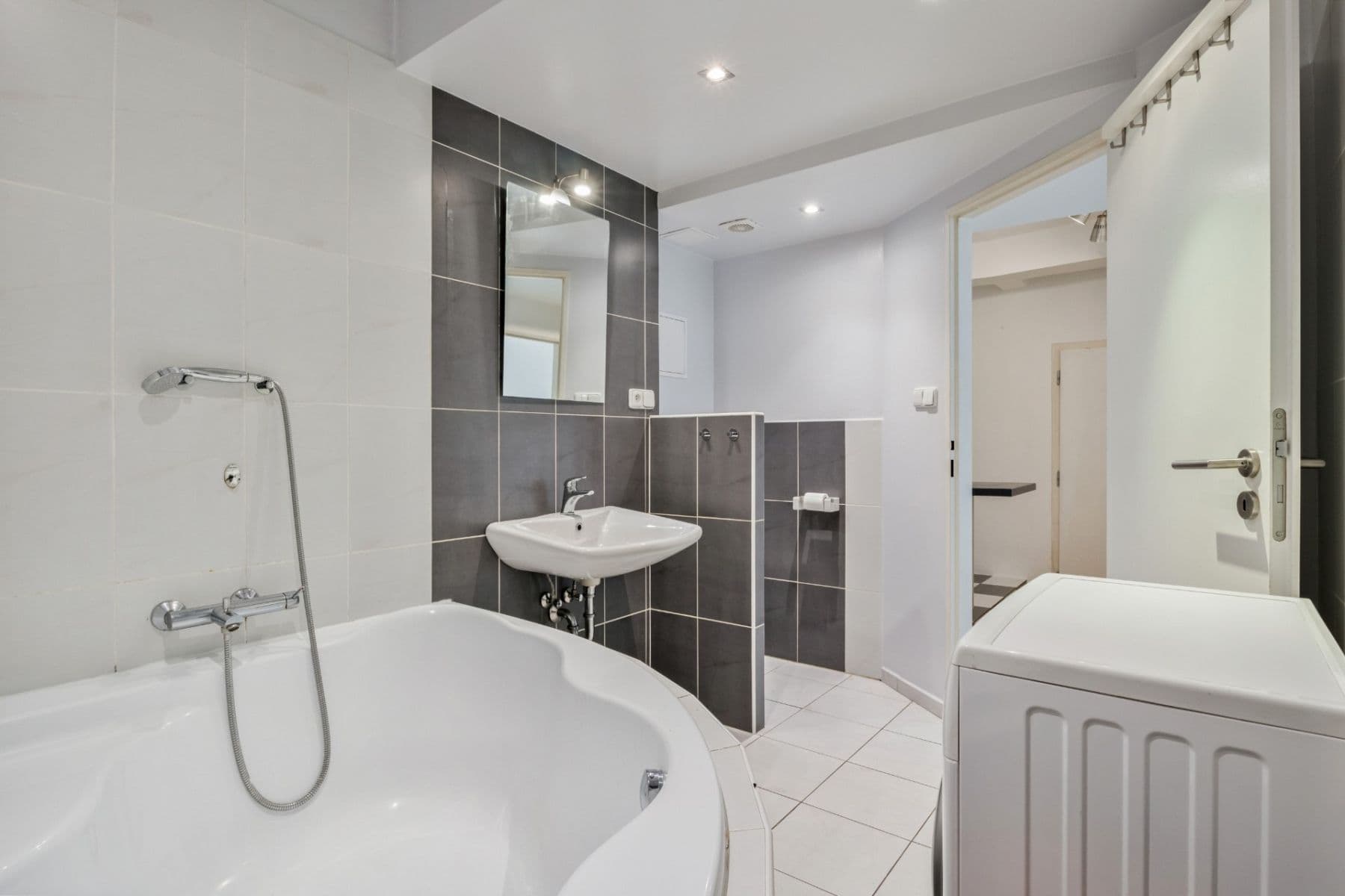 Prenájom bytu 2-izbový 44 m², Podolská, Praha, Praha Prenájom bytu 2-izbový 44 m², Podolská, Praha, Praha