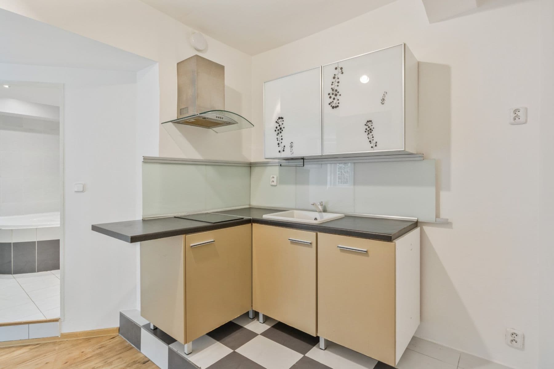 Prenájom bytu 2-izbový 44 m², Podolská, Praha, Praha Prenájom bytu 2-izbový 44 m², Podolská, Praha, Praha