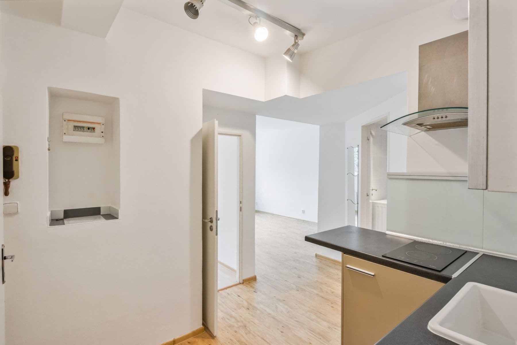 Prenájom bytu 2-izbový 44 m², Podolská, Praha, Praha Prenájom bytu 2-izbový 44 m², Podolská, Praha, Praha