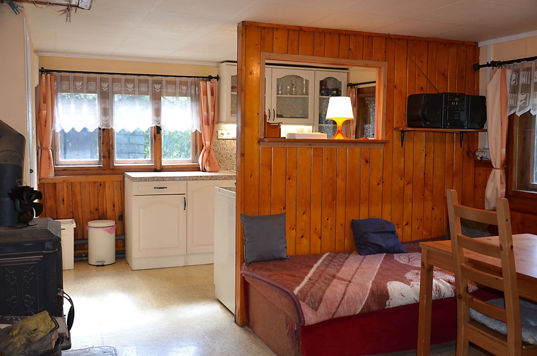 Predaj rekreačného objektu 80 m², pozemek 449 m², Dolní Břežany, Středočeský kraj Predaj rekreačného objektu 80 m², pozemek 449 m², Dolní Břežany, Středočeský kraj