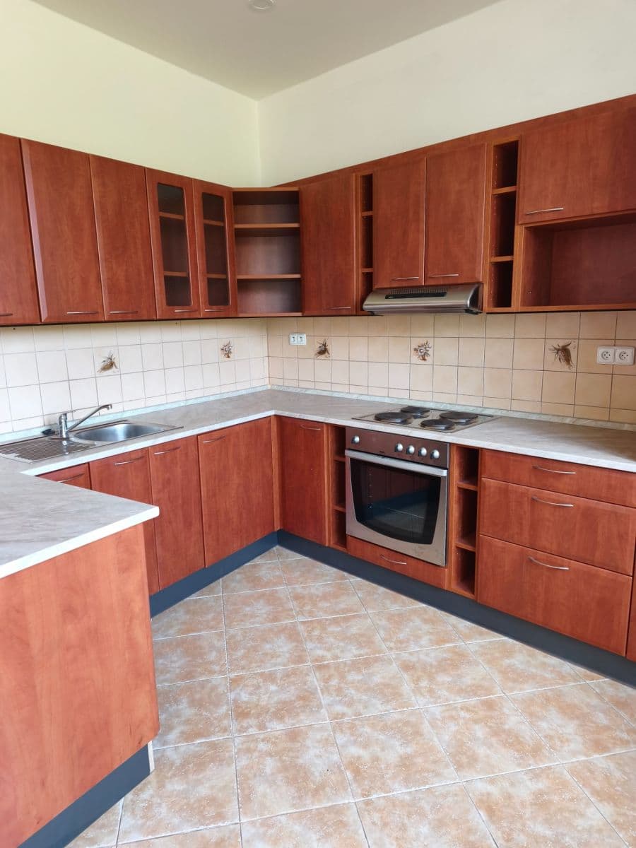 Prenájom bytu 4-izbový 106 m², Boleslavská, Sobotka, Královéhradecký kraj Prenájom bytu 4-izbový 106 m², Boleslavská, Sobotka, Královéhradecký kraj