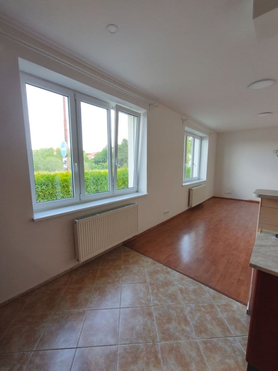 Prenájom bytu 4-izbový 106 m², Boleslavská, Sobotka, Královéhradecký kraj Prenájom bytu 4-izbový 106 m², Boleslavská, Sobotka, Královéhradecký kraj