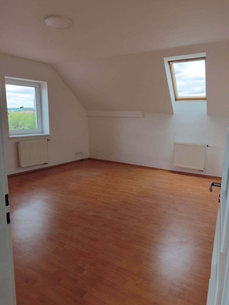 Prenájom bytu 4-izbový 106 m², Boleslavská, Sobotka, Královéhradecký kraj Prenájom bytu 4-izbový 106 m², Boleslavská, Sobotka, Královéhradecký kraj