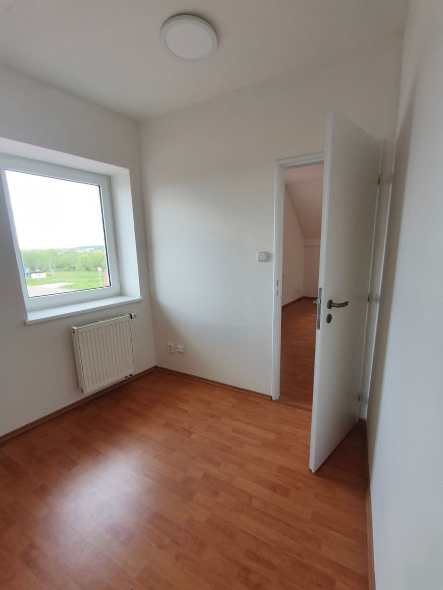 Prenájom bytu 4-izbový 106 m², Boleslavská, Sobotka, Královéhradecký kraj Prenájom bytu 4-izbový 106 m², Boleslavská, Sobotka, Královéhradecký kraj