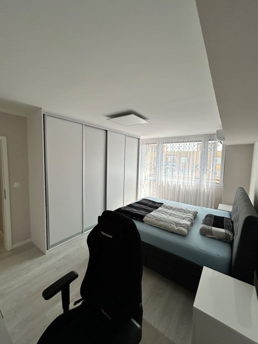 Predaj bytu 2-izbový 60 m², sídl. Hůrka, Kralupy nad Vltavou, Středočeský kraj Predaj bytu 2-izbový 60 m², sídl. Hůrka, Kralupy nad Vltavou, Středočeský kraj