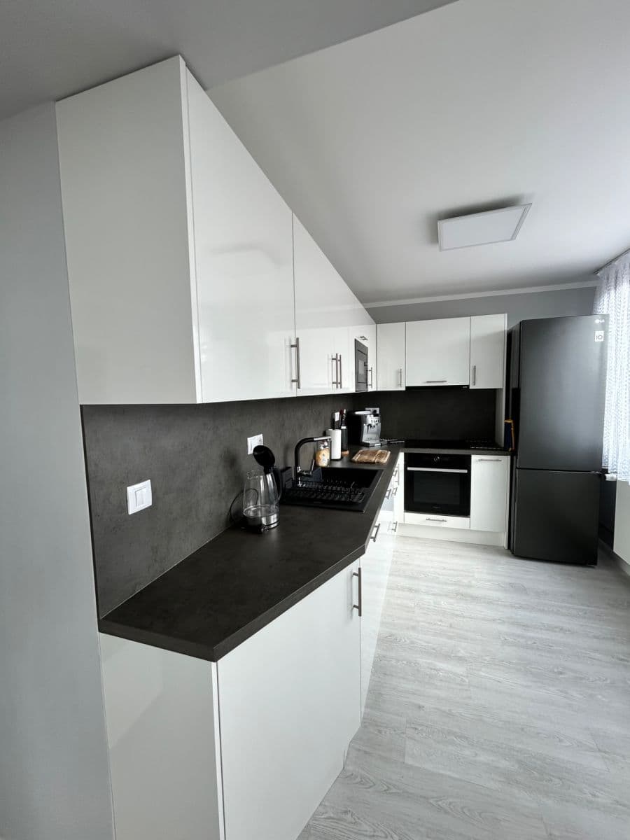 Predaj bytu 2-izbový 60 m², sídl. Hůrka, Kralupy nad Vltavou, Středočeský kraj Predaj bytu 2-izbový 60 m², sídl. Hůrka, Kralupy nad Vltavou, Středočeský kraj