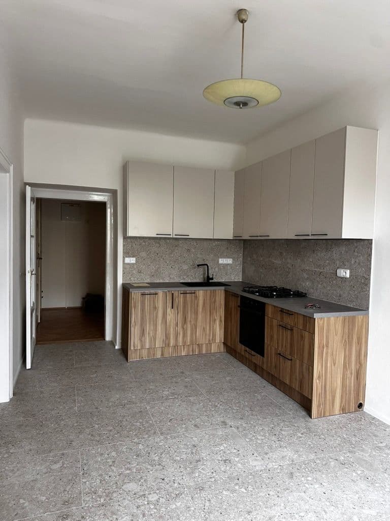 Prenájom bytu 3-izbový 146 m², Čerchovská, Praha, Praha Prenájom bytu 3-izbový 146 m², Čerchovská, Praha, Praha