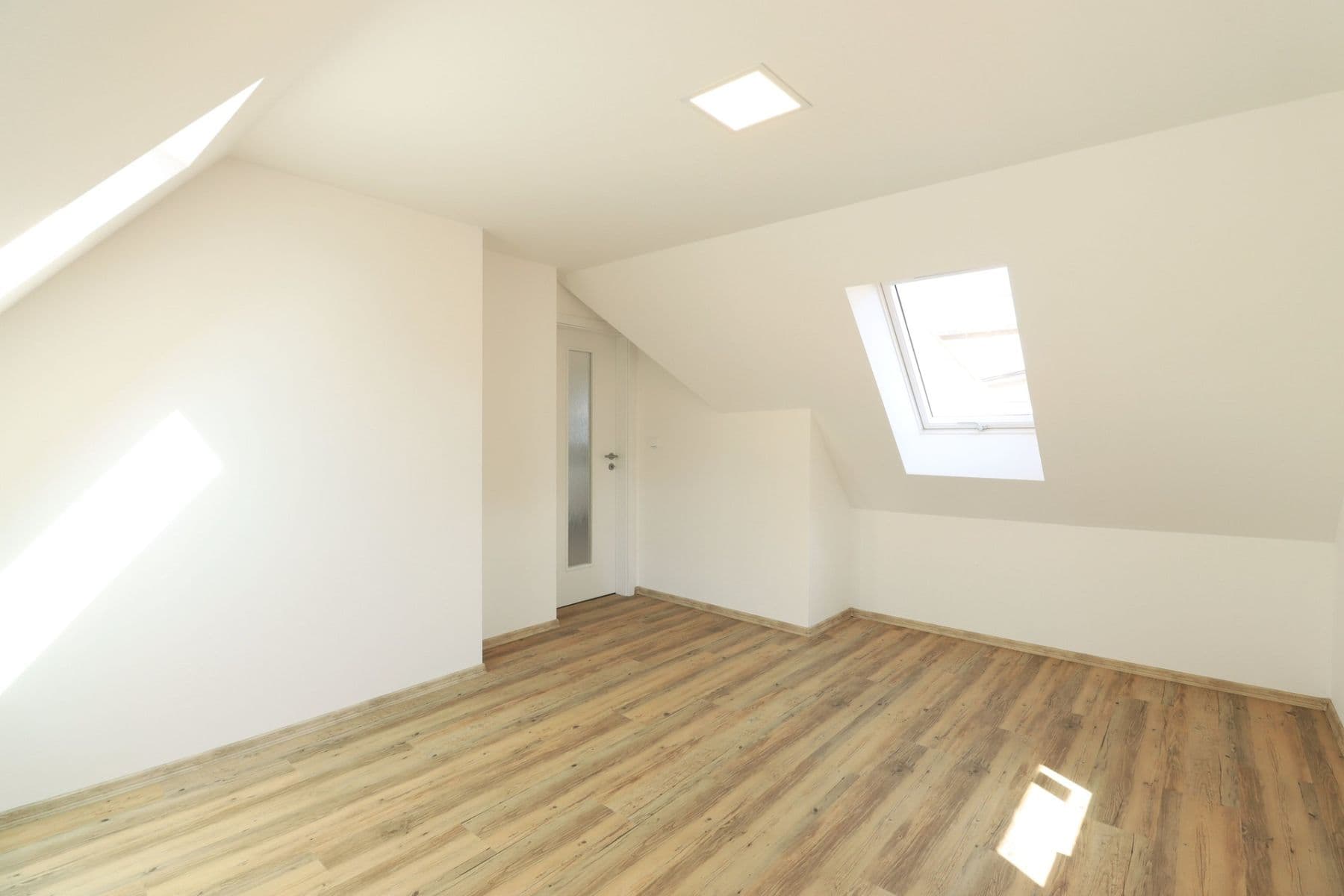 Prenájom bytu 2-izbový 65 m², Chýňská, Praha, Praha Prenájom bytu 2-izbový 65 m², Chýňská, Praha, Praha