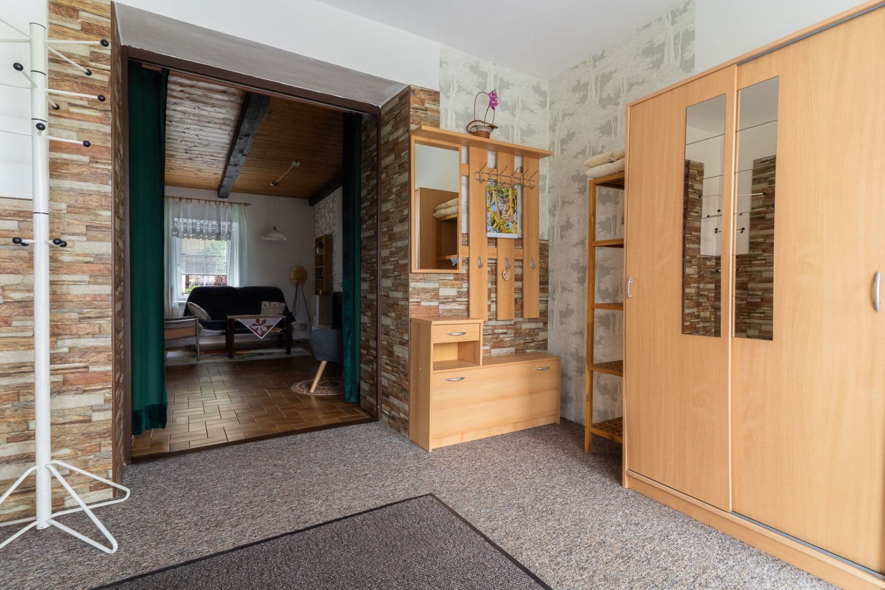 Prenájom domu 123 m², pozemok 1.700 m², Hradešín, Středočeský kraj Prenájom domu 123 m², pozemok 1.700 m², Hradešín, Středočeský kraj