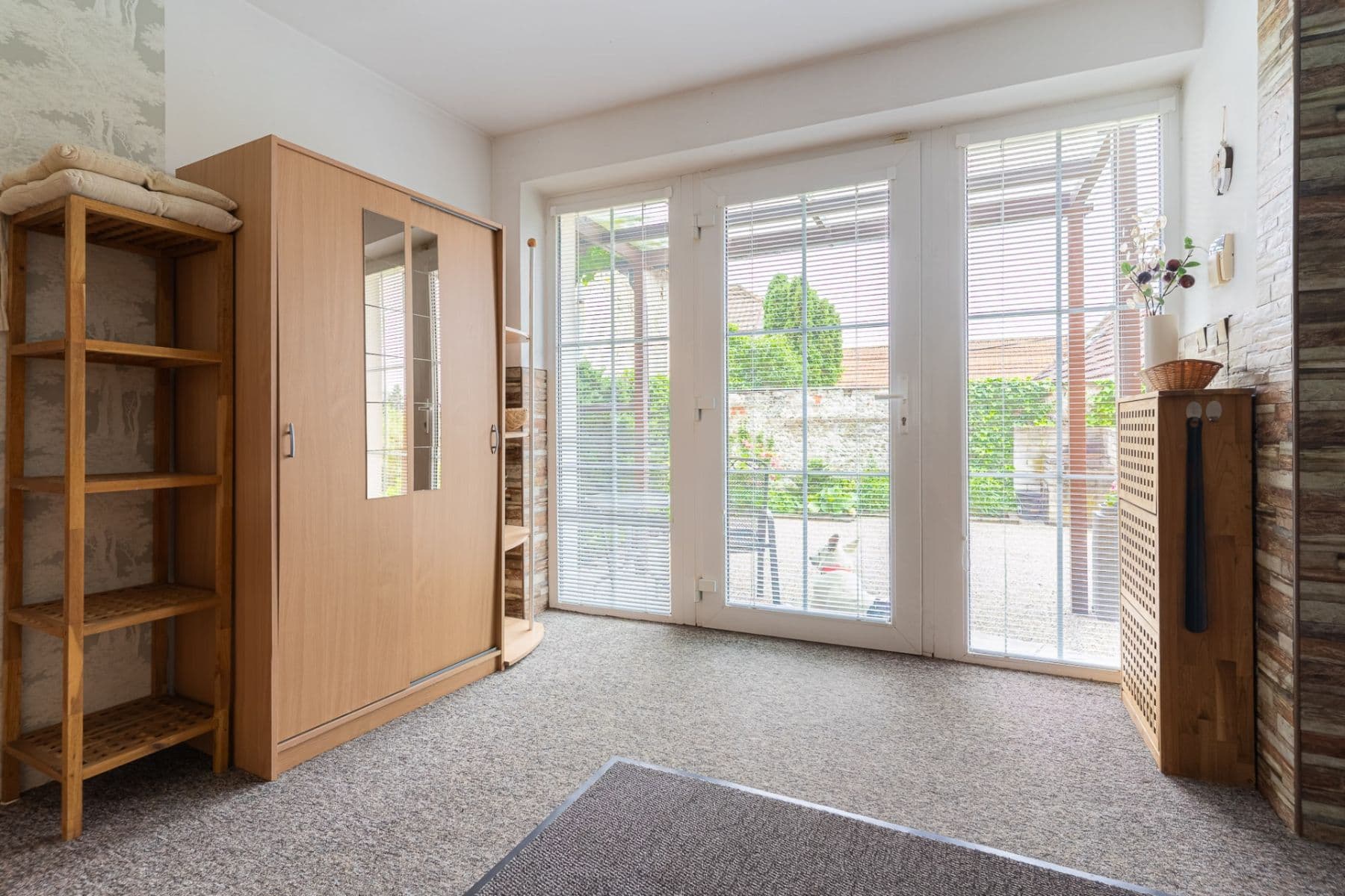 Prenájom domu 123 m², pozemok 1.700 m², Hradešín, Středočeský kraj Prenájom domu 123 m², pozemok 1.700 m², Hradešín, Středočeský kraj