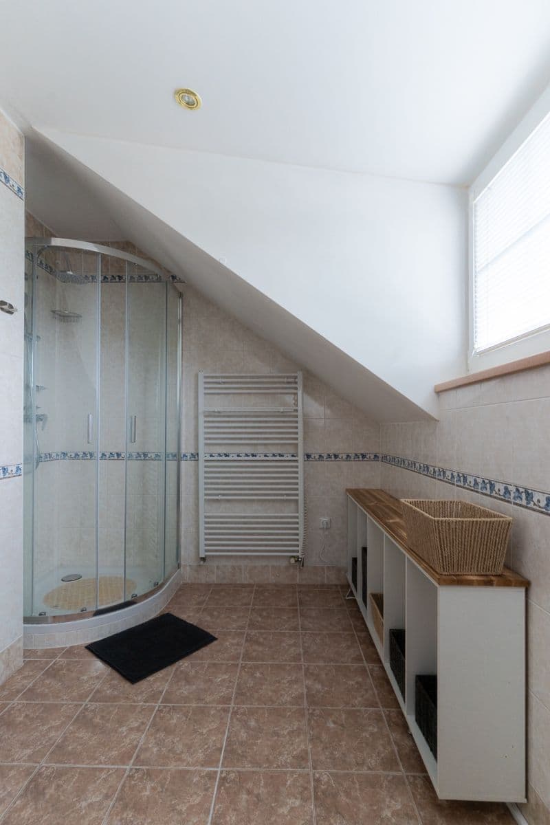 Prenájom domu 123 m², pozemok 1.700 m², Hradešín, Středočeský kraj Prenájom domu 123 m², pozemok 1.700 m², Hradešín, Středočeský kraj