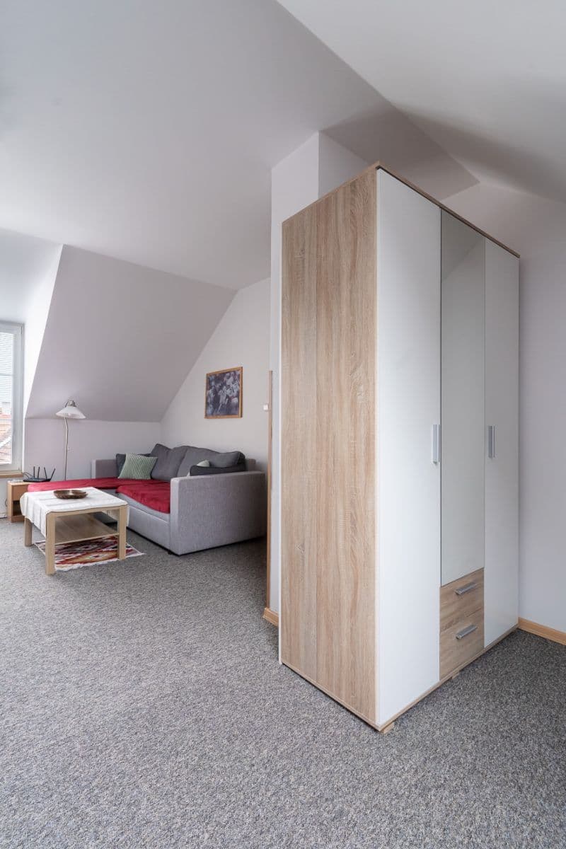 Prenájom domu 123 m², pozemok 1.700 m², Hradešín, Středočeský kraj Prenájom domu 123 m², pozemok 1.700 m², Hradešín, Středočeský kraj