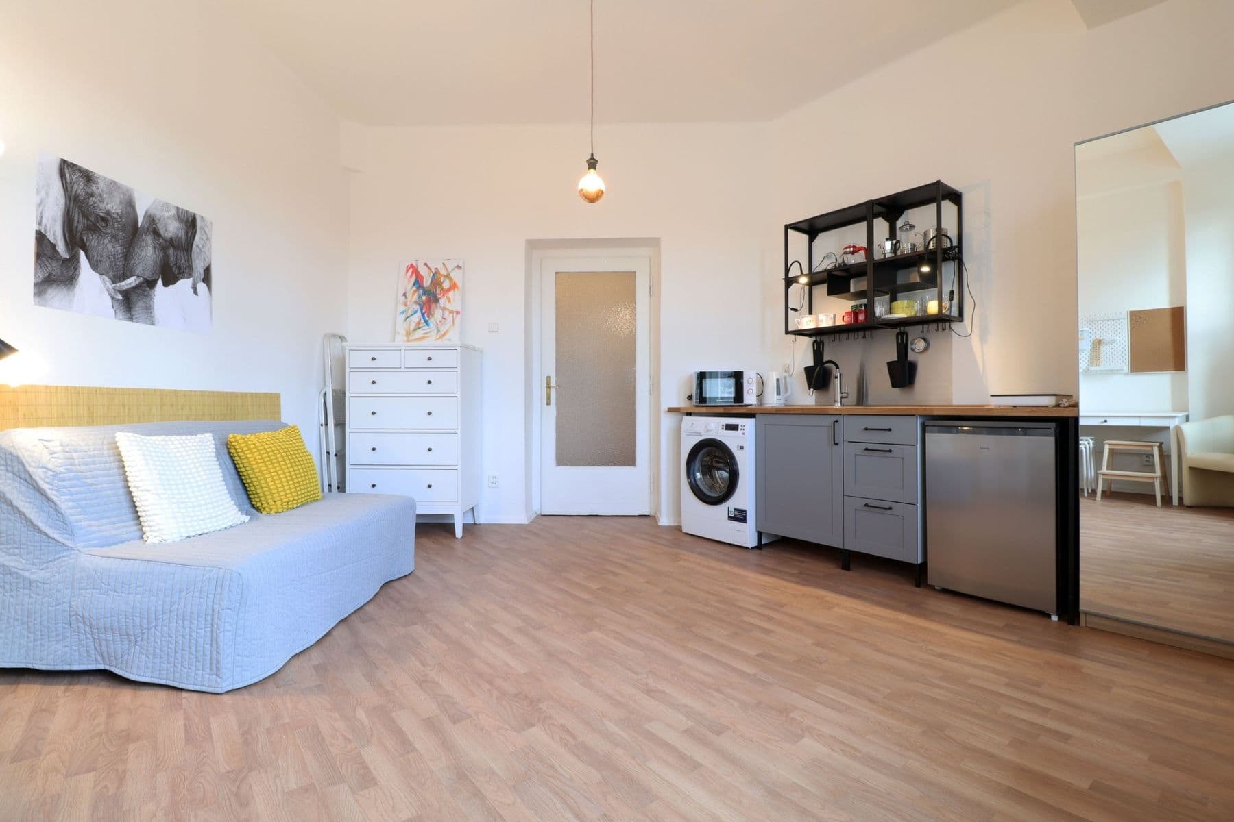 Prenájom bytu 1-izbový 21 m², Sportovní, Praha, Praha Prenájom bytu 1-izbový 21 m², Sportovní, Praha, Praha