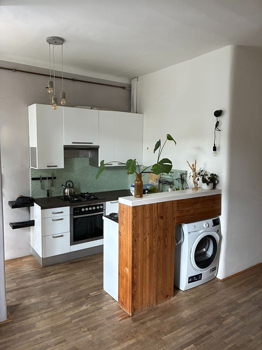 Prenájom bytu 2-izbový 53 m², U Uranie, Praha, Praha Prenájom bytu 2-izbový 53 m², U Uranie, Praha, Praha
