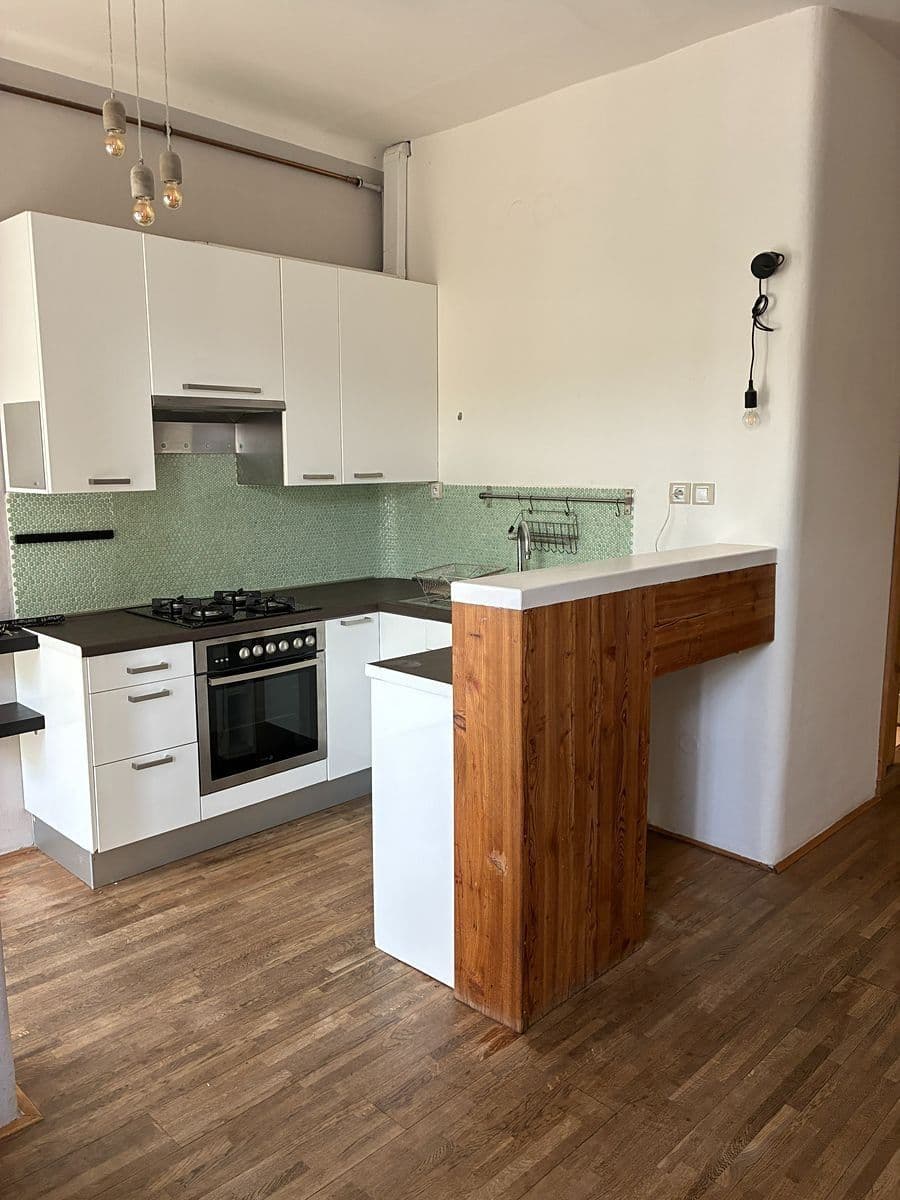 Prenájom bytu 2-izbový 53 m², U Uranie, Praha, Praha Prenájom bytu 2-izbový 53 m², U Uranie, Praha, Praha