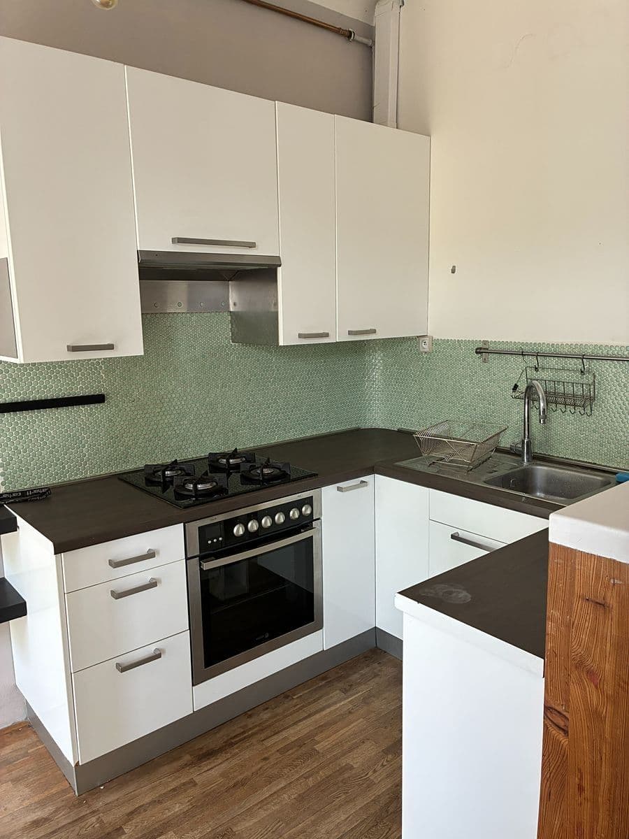 Prenájom bytu 2-izbový 53 m², U Uranie, Praha, Praha Prenájom bytu 2-izbový 53 m², U Uranie, Praha, Praha