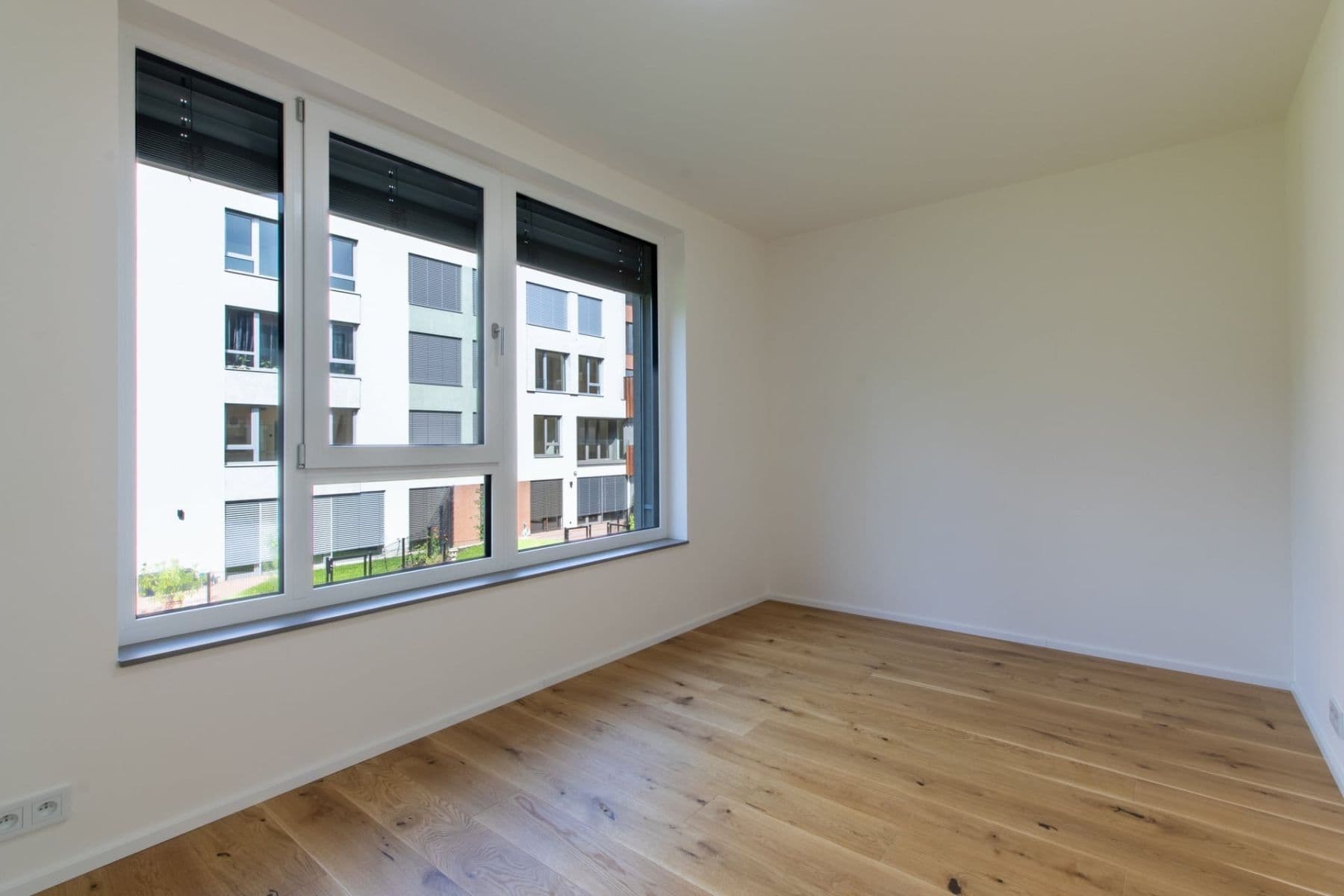 Prenájom bytu 3-izbový 82 m², U Komína, Praha, Praha Prenájom bytu 3-izbový 82 m², U Komína, Praha, Praha