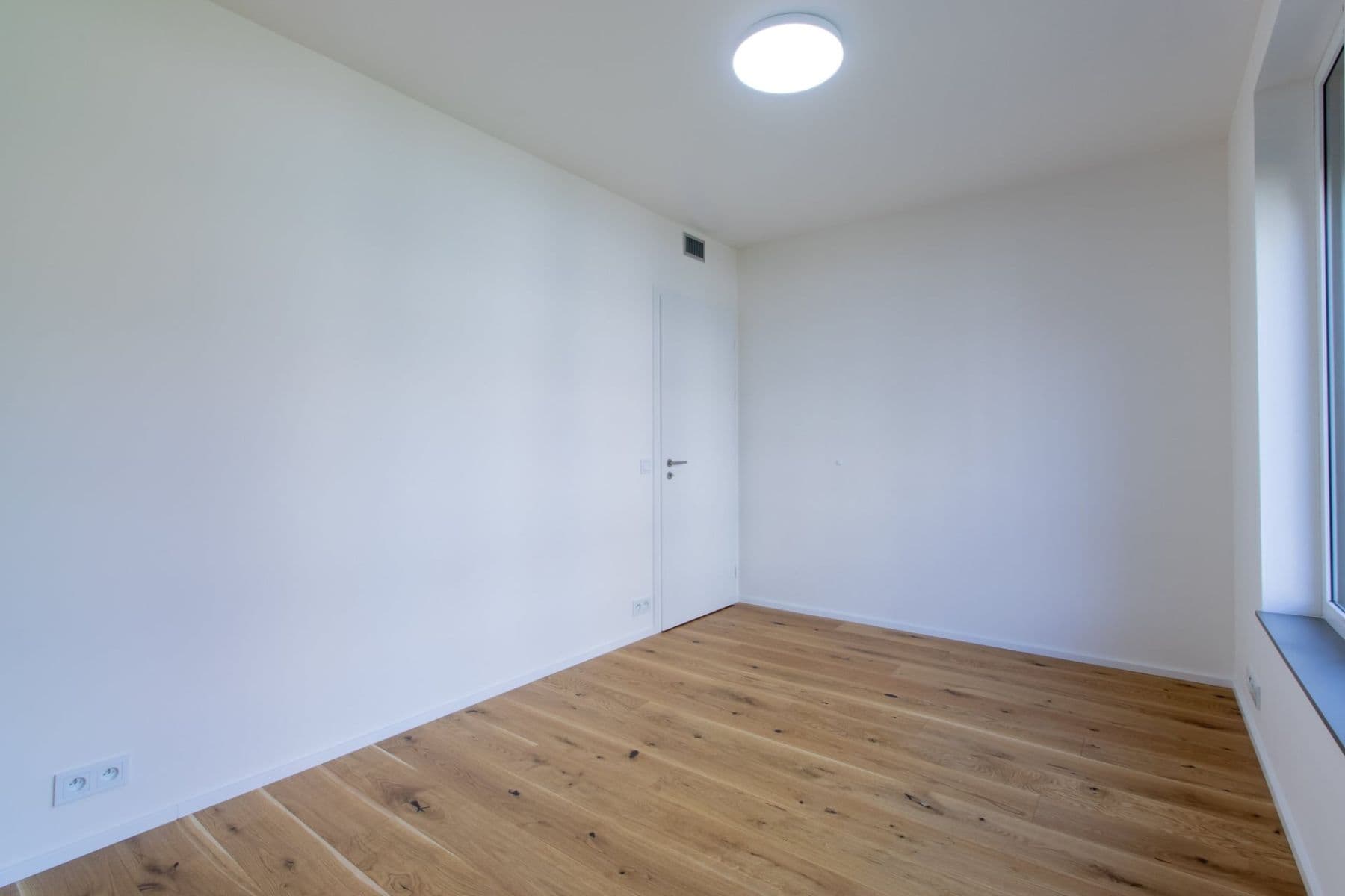 Prenájom bytu 3-izbový 82 m², U Komína, Praha, Praha Prenájom bytu 3-izbový 82 m², U Komína, Praha, Praha