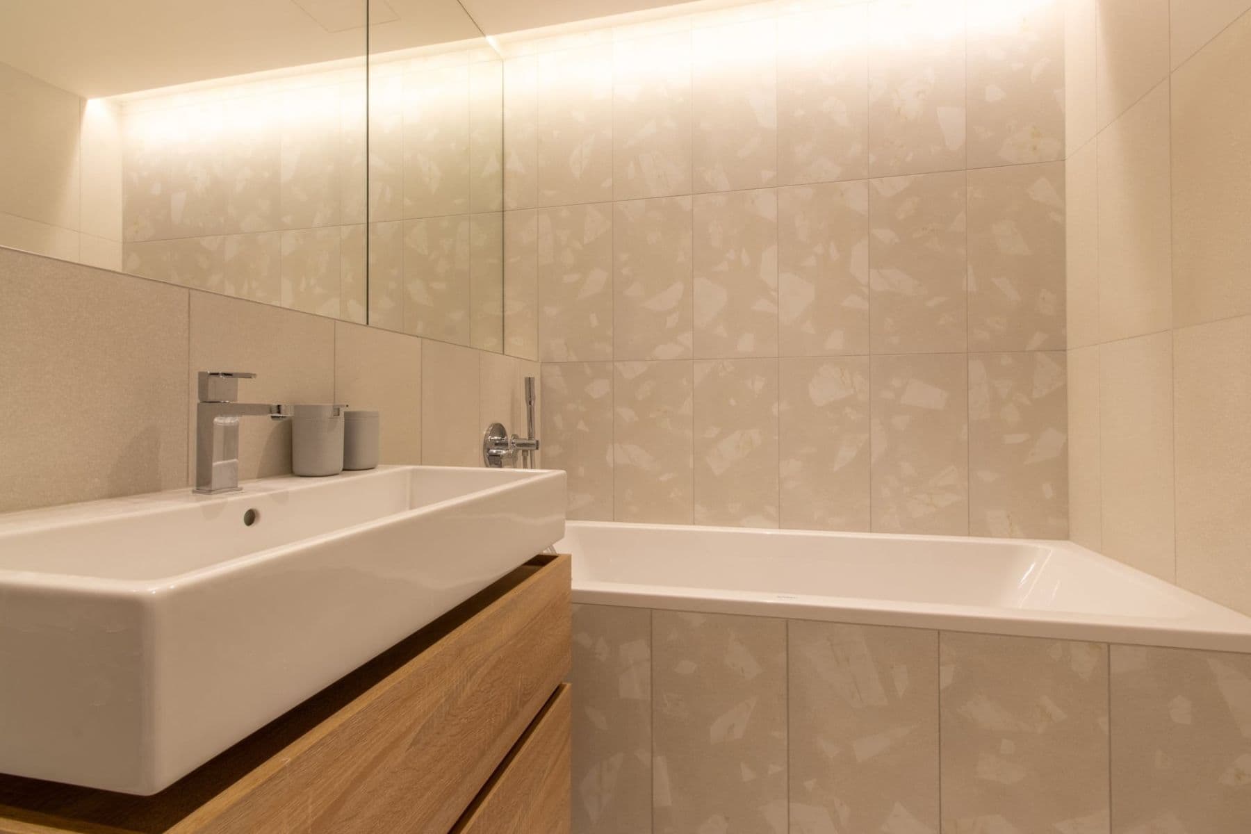 Prenájom bytu 3-izbový 82 m², U Komína, Praha, Praha Prenájom bytu 3-izbový 82 m², U Komína, Praha, Praha