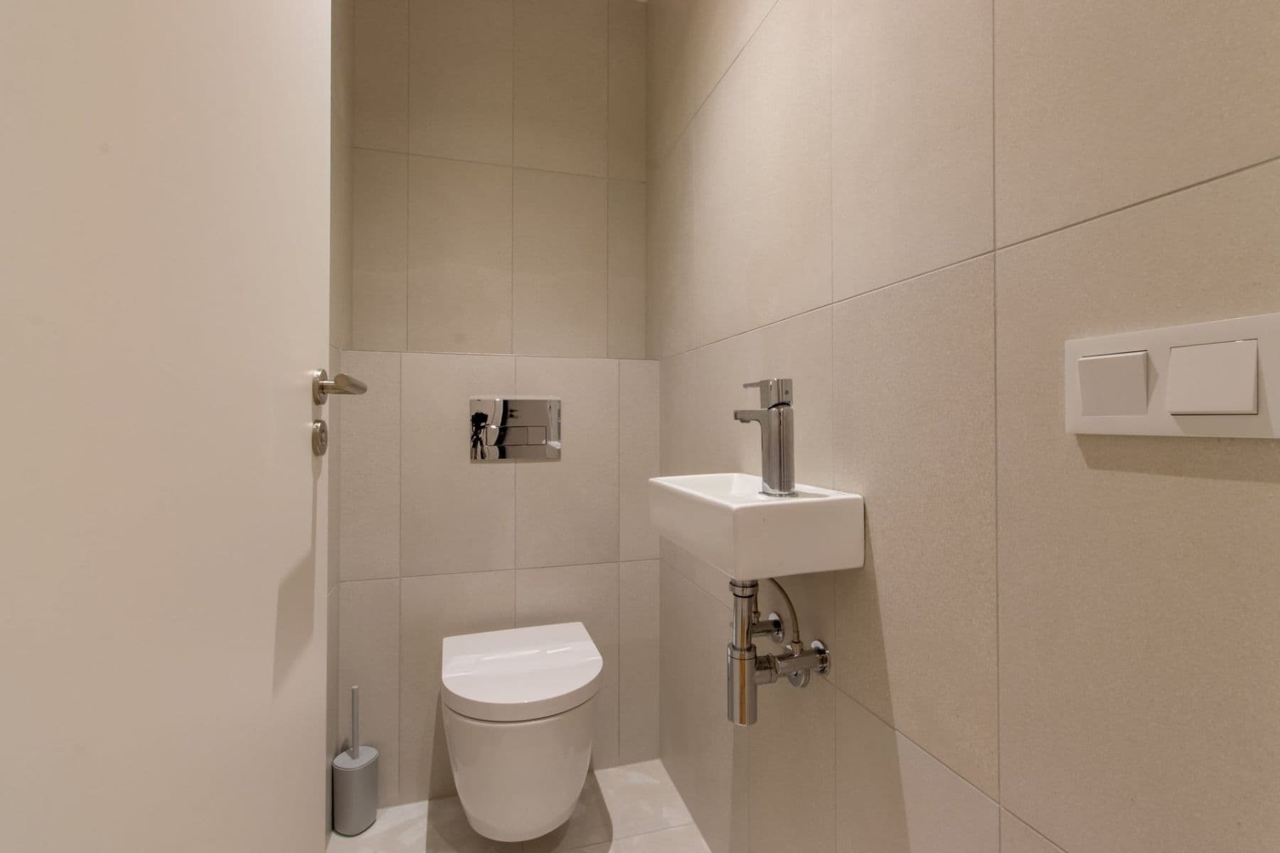Prenájom bytu 3-izbový 82 m², U Komína, Praha, Praha Prenájom bytu 3-izbový 82 m², U Komína, Praha, Praha
