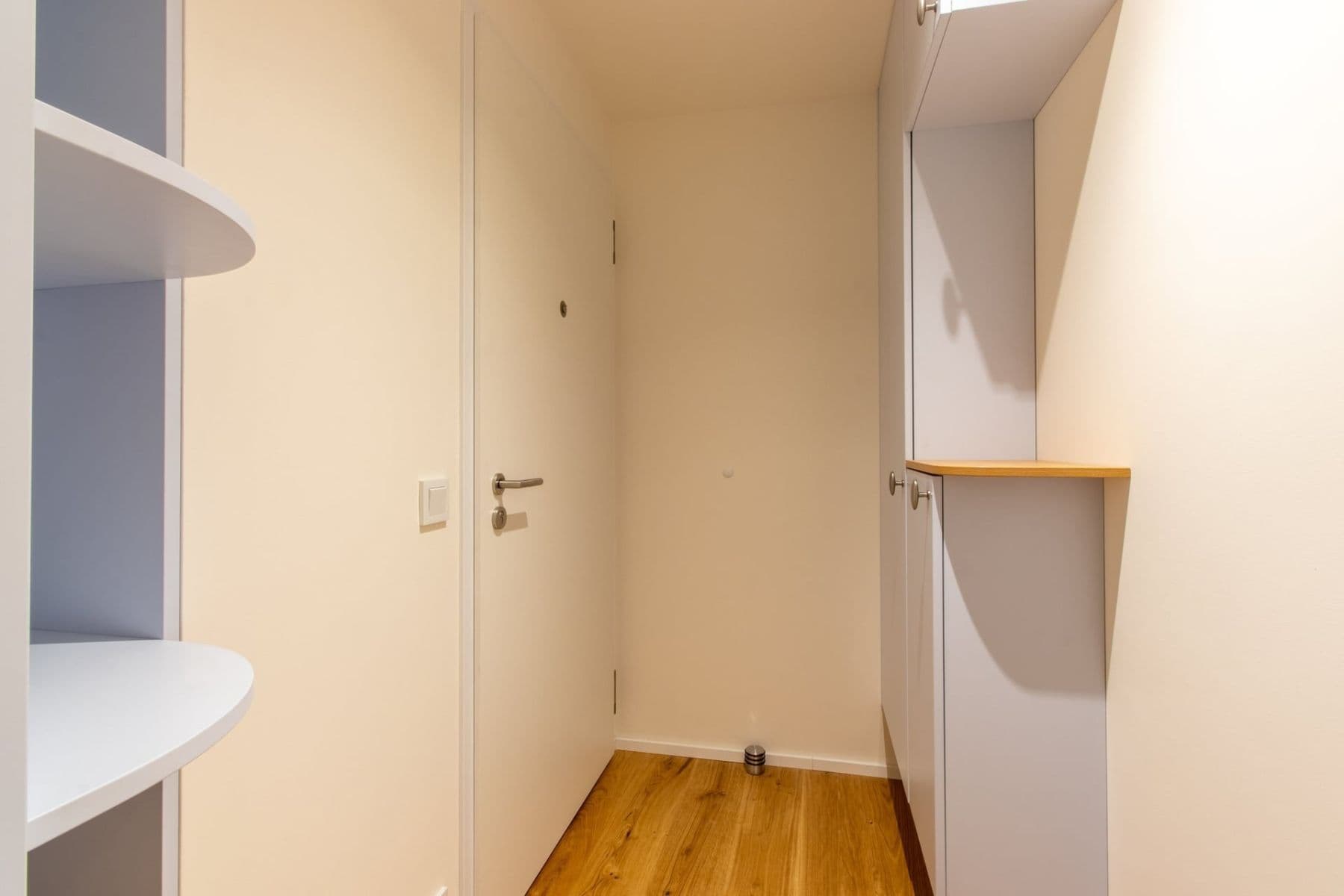 Prenájom bytu 3-izbový 82 m², U Komína, Praha, Praha Prenájom bytu 3-izbový 82 m², U Komína, Praha, Praha