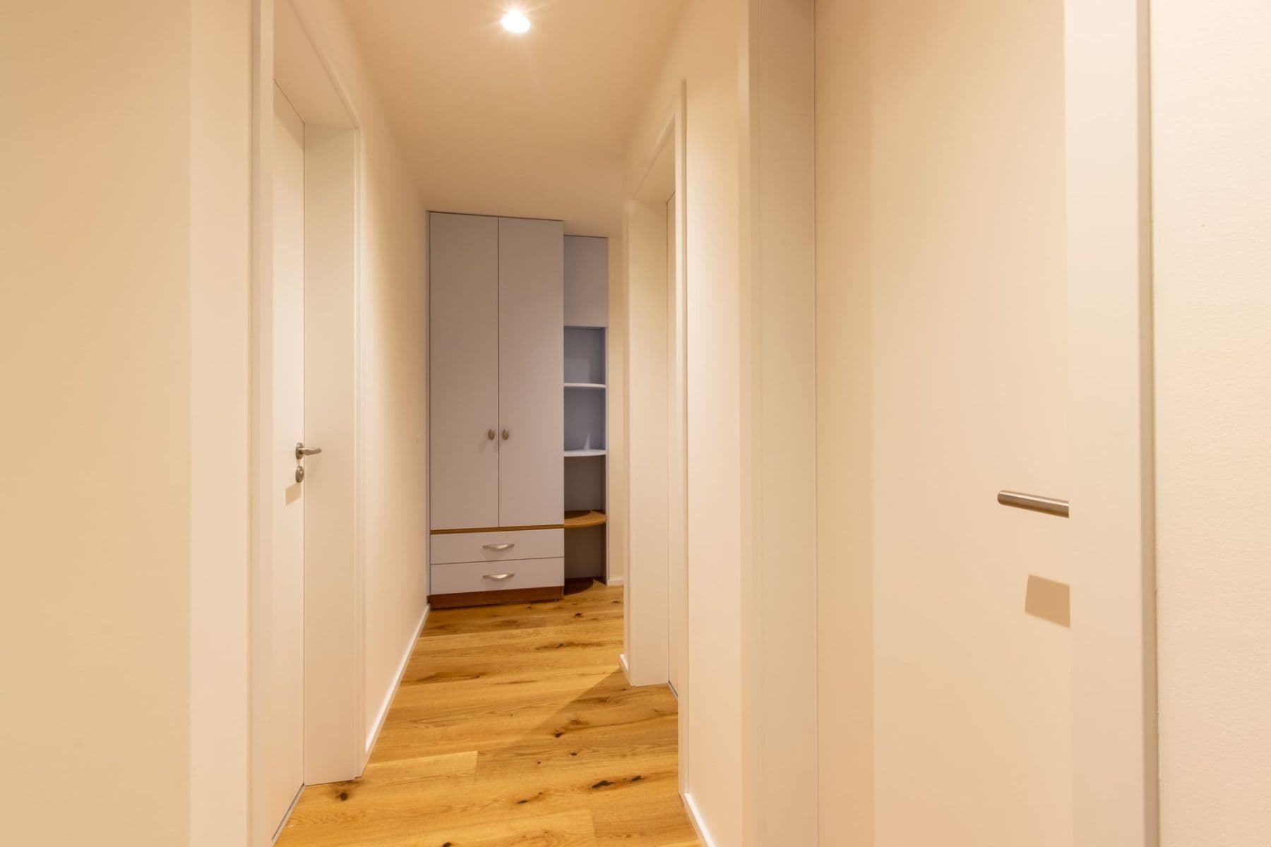 Prenájom bytu 3-izbový 82 m², U Komína, Praha, Praha Prenájom bytu 3-izbový 82 m², U Komína, Praha, Praha