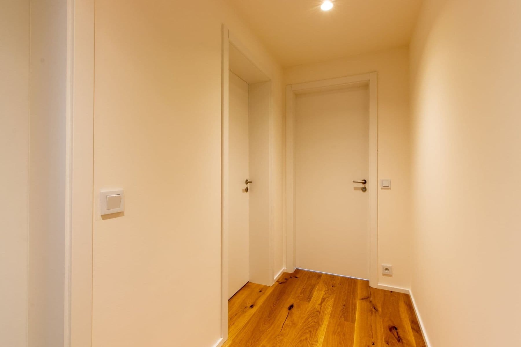 Prenájom bytu 3-izbový 82 m², U Komína, Praha, Praha Prenájom bytu 3-izbový 82 m², U Komína, Praha, Praha