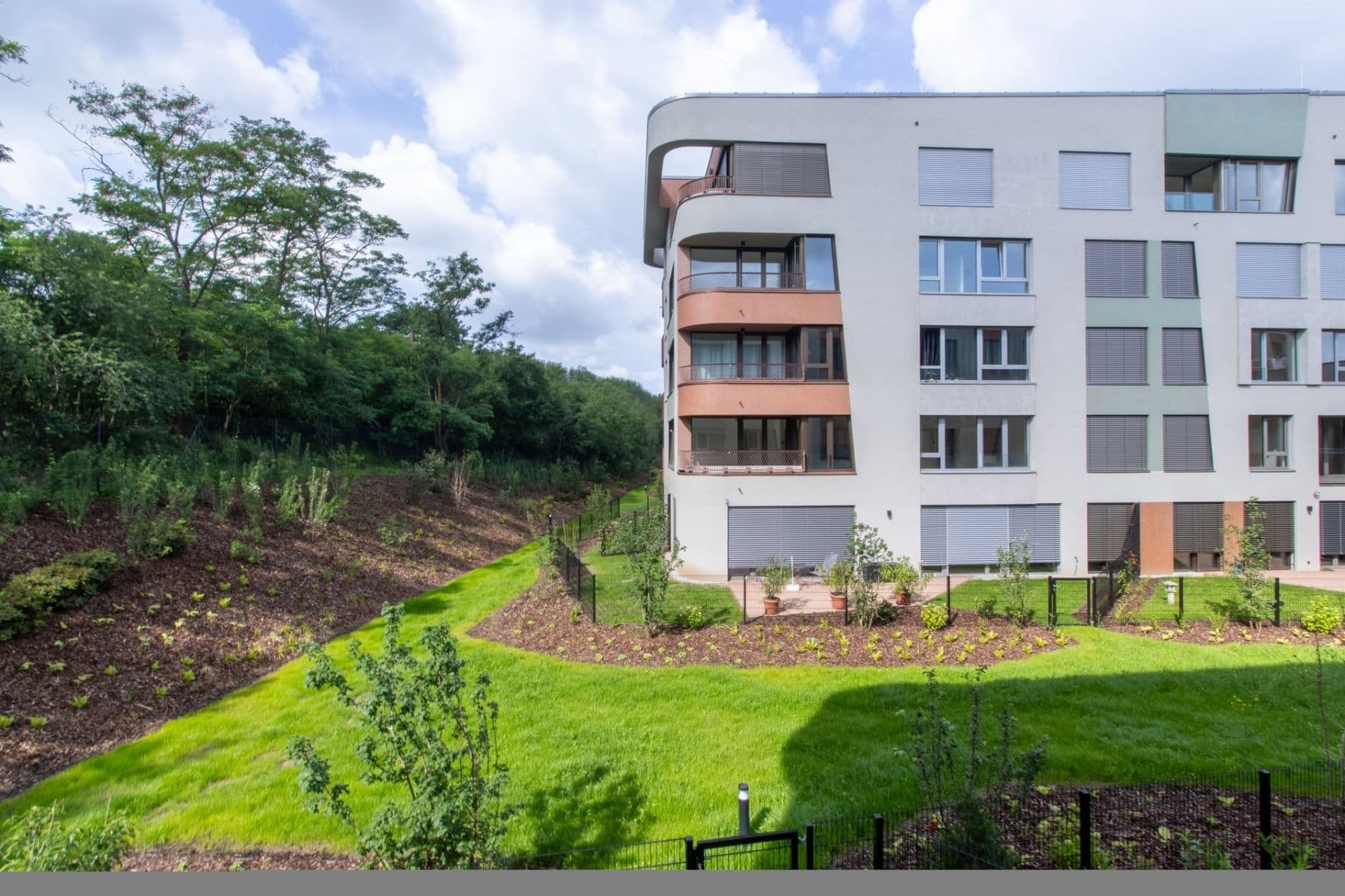 Prenájom bytu 3-izbový 82 m², U Komína, Praha, Praha Prenájom bytu 3-izbový 82 m², U Komína, Praha, Praha
