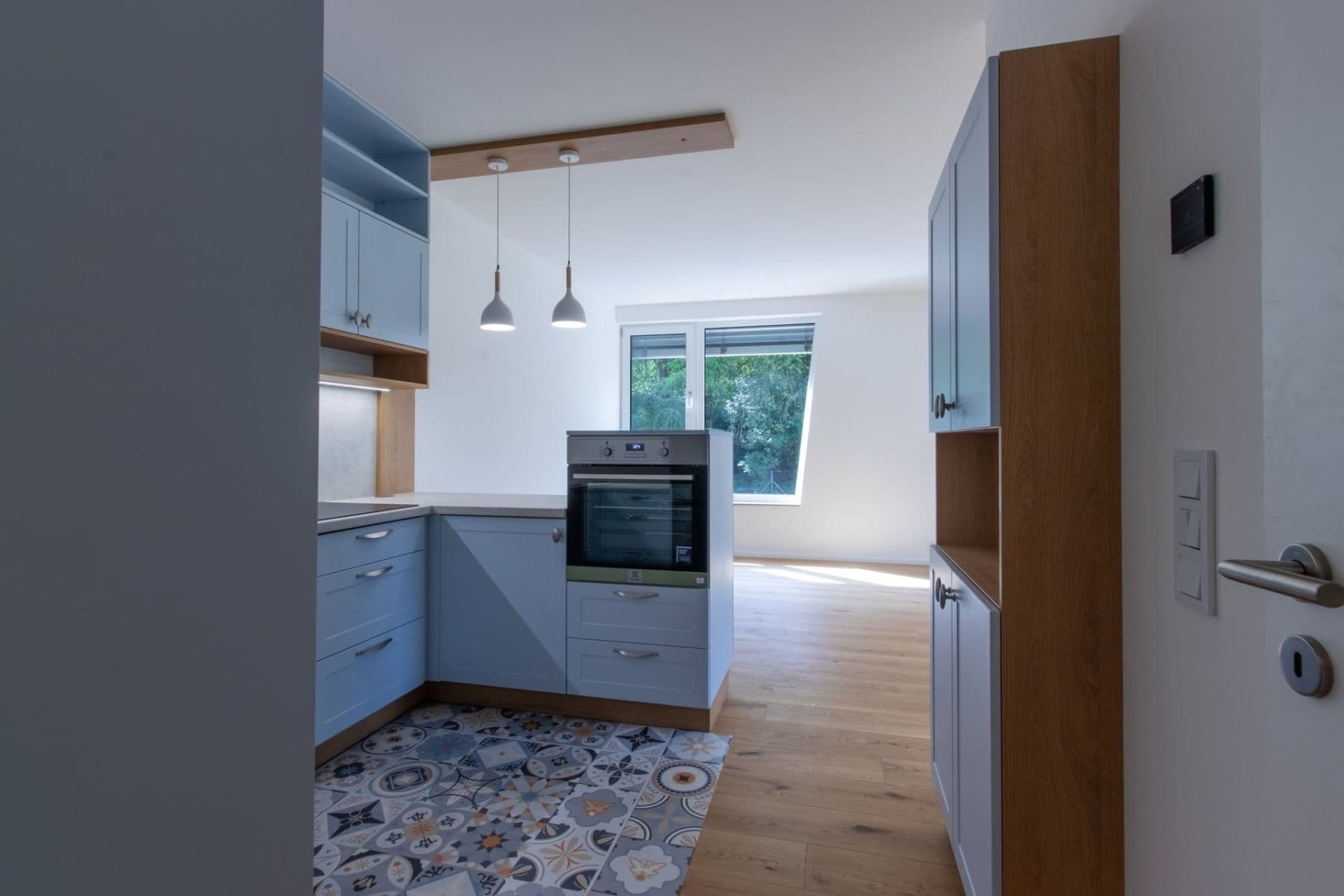 Prenájom bytu 3-izbový 82 m², U Komína, Praha, Praha Prenájom bytu 3-izbový 82 m², U Komína, Praha, Praha