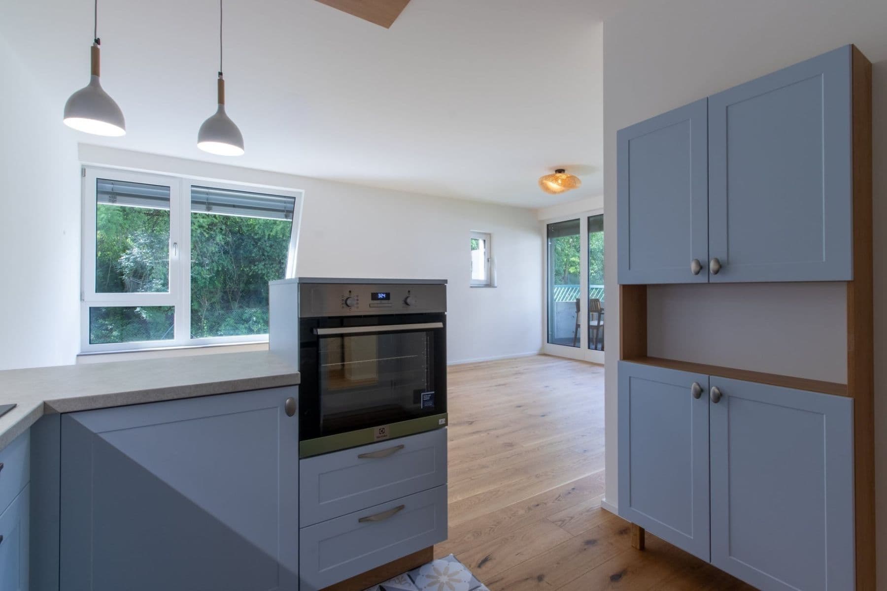 Prenájom bytu 3-izbový 82 m², U Komína, Praha, Praha Prenájom bytu 3-izbový 82 m², U Komína, Praha, Praha