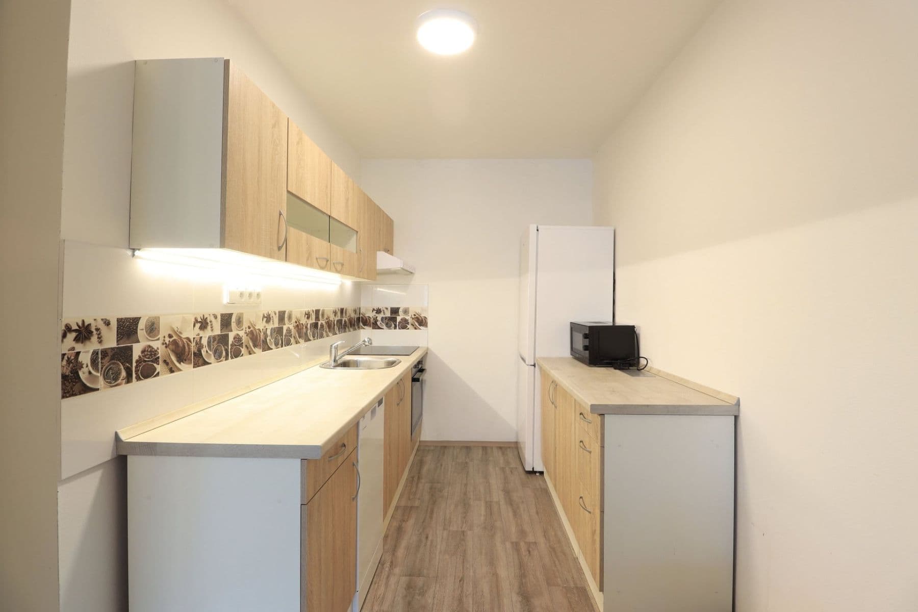 Prenájom bytu 3-izbový 66 m², Petýrkova, Praha, Praha Prenájom bytu 3-izbový 66 m², Petýrkova, Praha, Praha