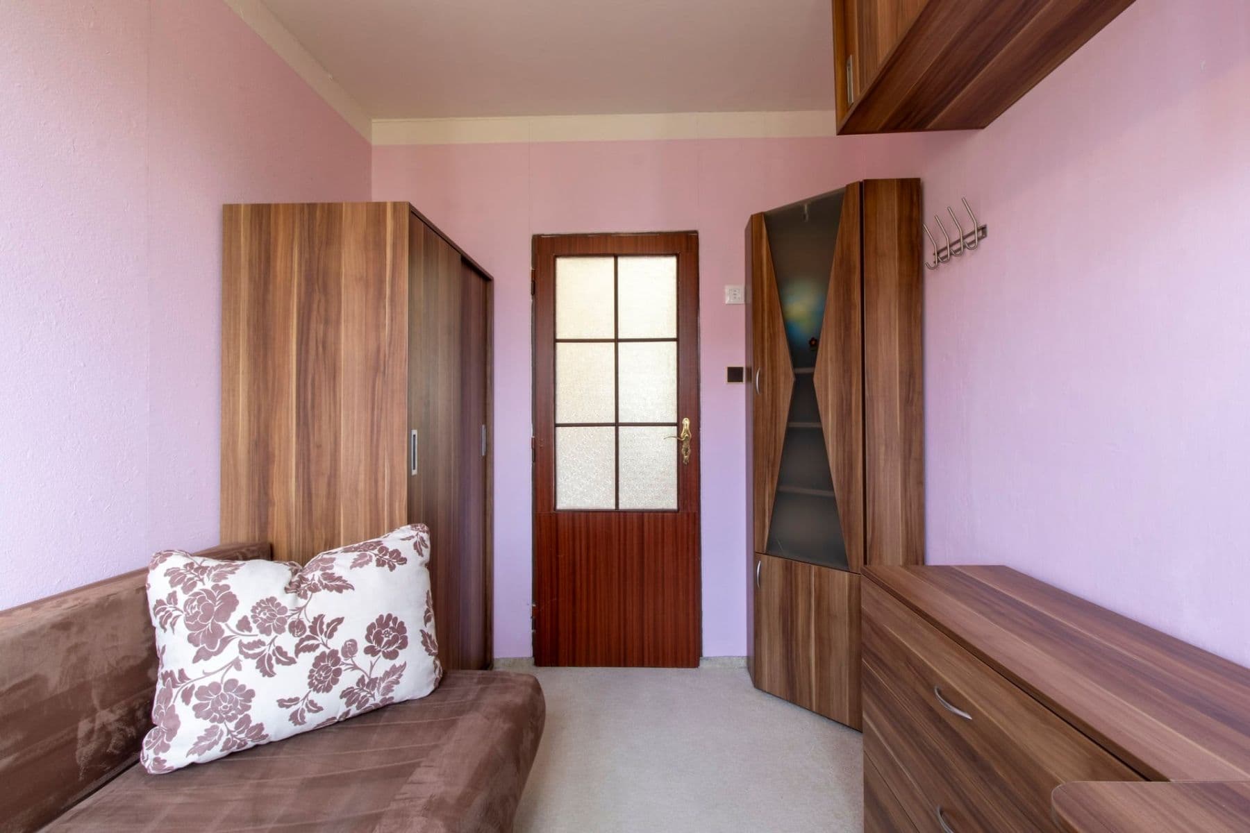 Prenájom bytu 4-izbový 62 m², Jílovská, Praha, Praha Prenájom bytu 4-izbový 62 m², Jílovská, Praha, Praha