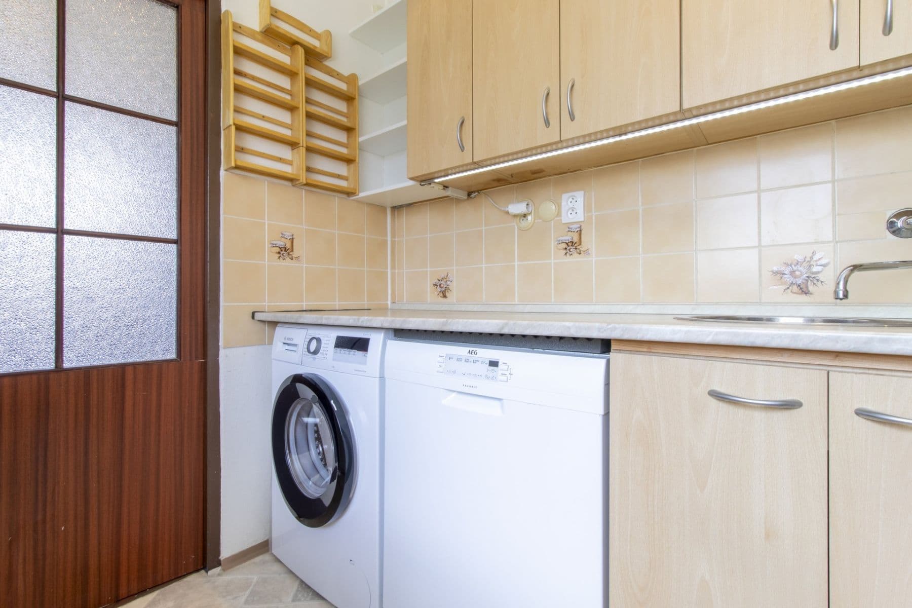 Prenájom bytu 4-izbový 62 m², Jílovská, Praha, Praha Prenájom bytu 4-izbový 62 m², Jílovská, Praha, Praha