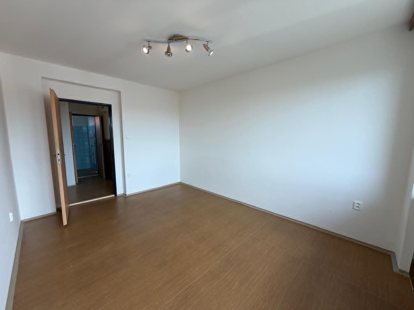 Prenájom bytu 3-izbový 65 m², Horova, Říčany, Středočeský kraj Prenájom bytu 3-izbový 65 m², Horova, Říčany, Středočeský kraj