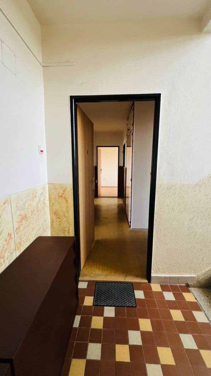 Prenájom bytu 3-izbový 65 m², Horova, Říčany, Středočeský kraj Prenájom bytu 3-izbový 65 m², Horova, Říčany, Středočeský kraj