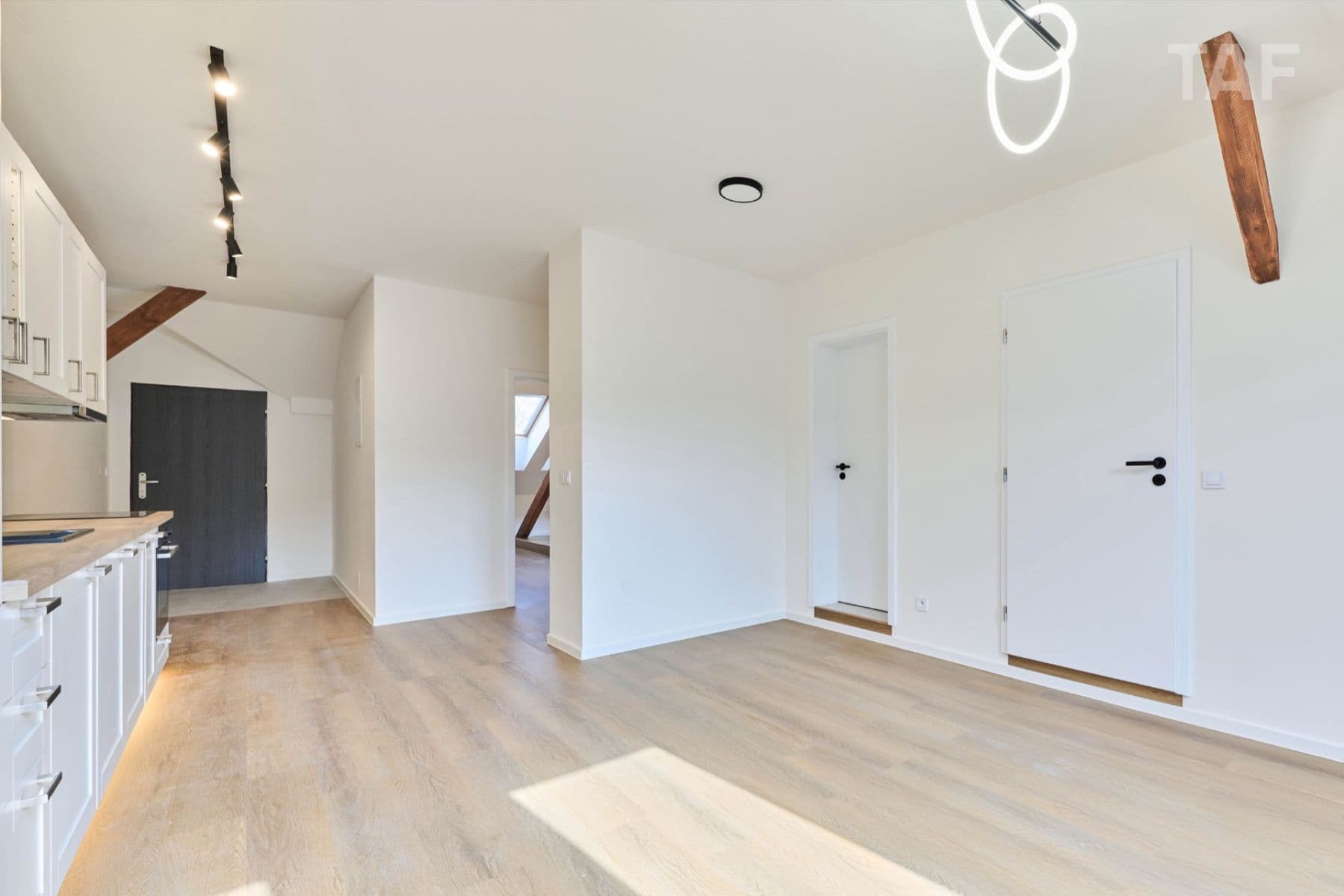 Predaj bytu 3-izbový 81 m², Plzeňská, Praha, Praha Predaj bytu 3-izbový 81 m², Plzeňská, Praha, Praha