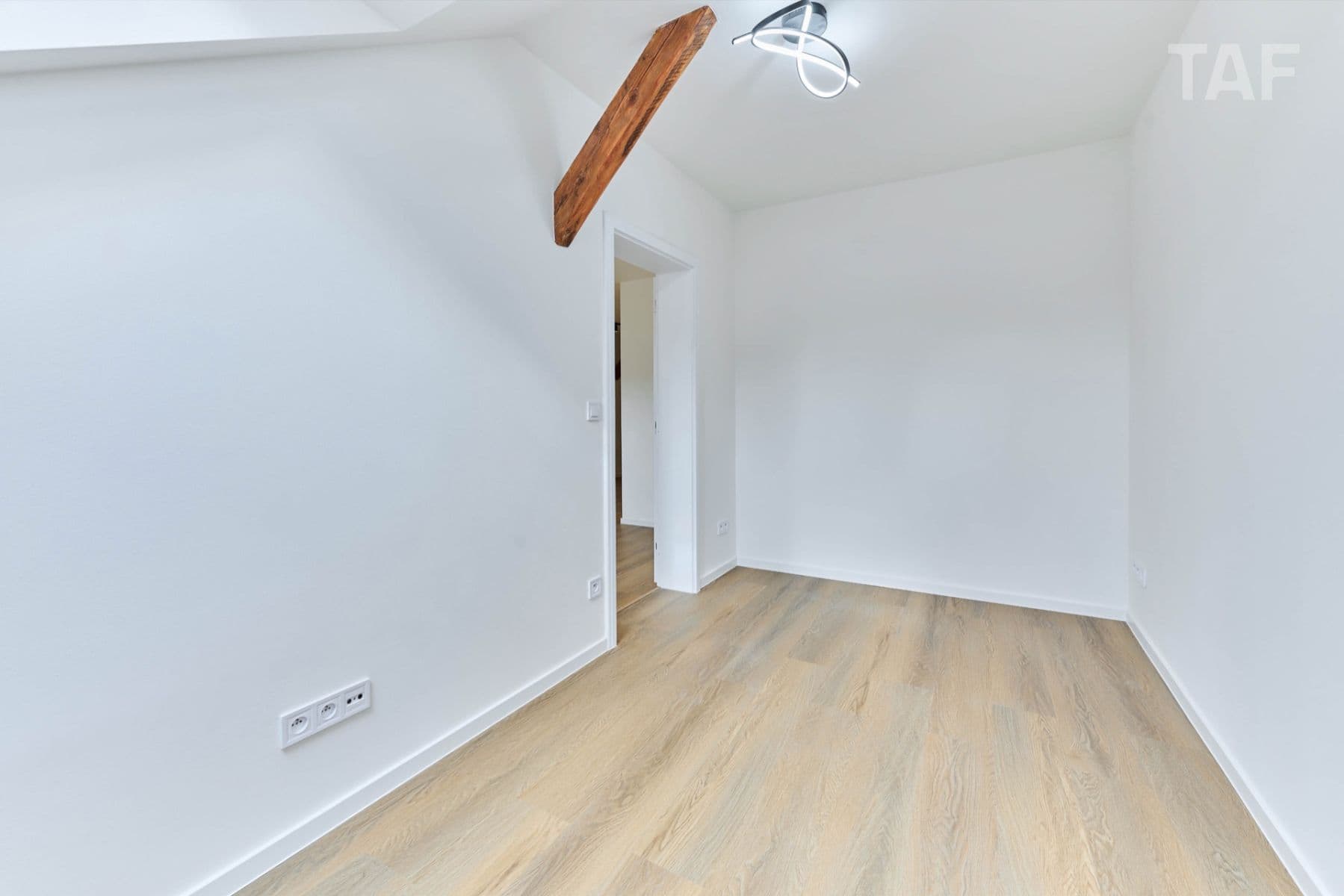 Predaj bytu 3-izbový 81 m², Plzeňská, Praha, Praha Predaj bytu 3-izbový 81 m², Plzeňská, Praha, Praha