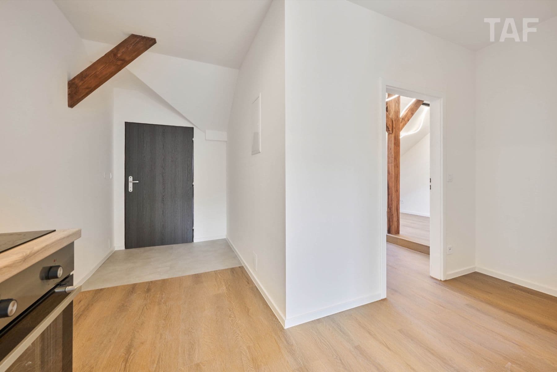 Predaj bytu 3-izbový 81 m², Plzeňská, Praha, Praha Predaj bytu 3-izbový 81 m², Plzeňská, Praha, Praha