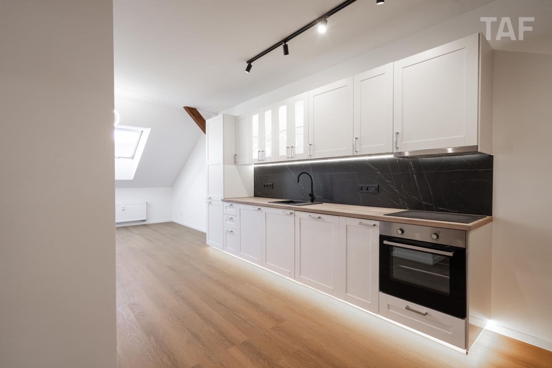 Predaj bytu 3-izbový 81 m², Plzeňská, Praha, Praha Predaj bytu 3-izbový 81 m², Plzeňská, Praha, Praha