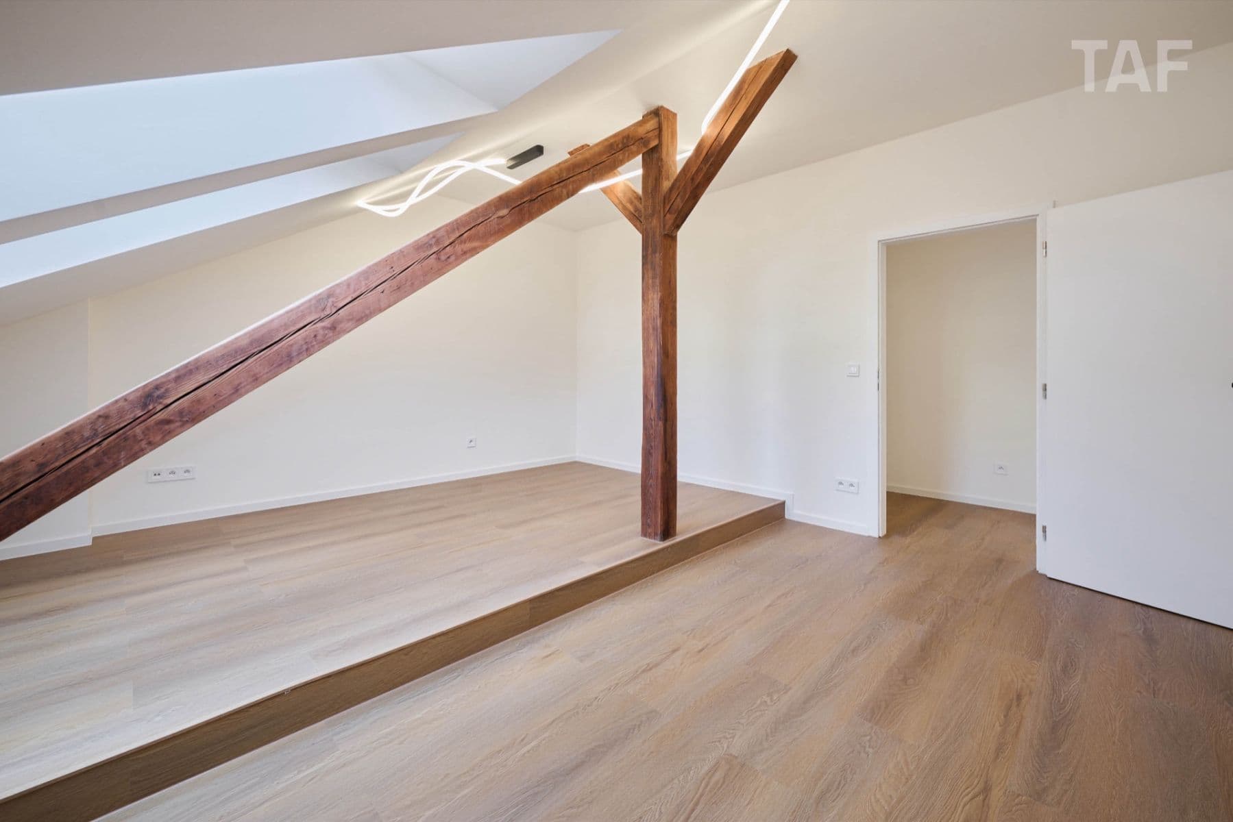 Predaj bytu 3-izbový 81 m², Plzeňská, Praha, Praha Predaj bytu 3-izbový 81 m², Plzeňská, Praha, Praha