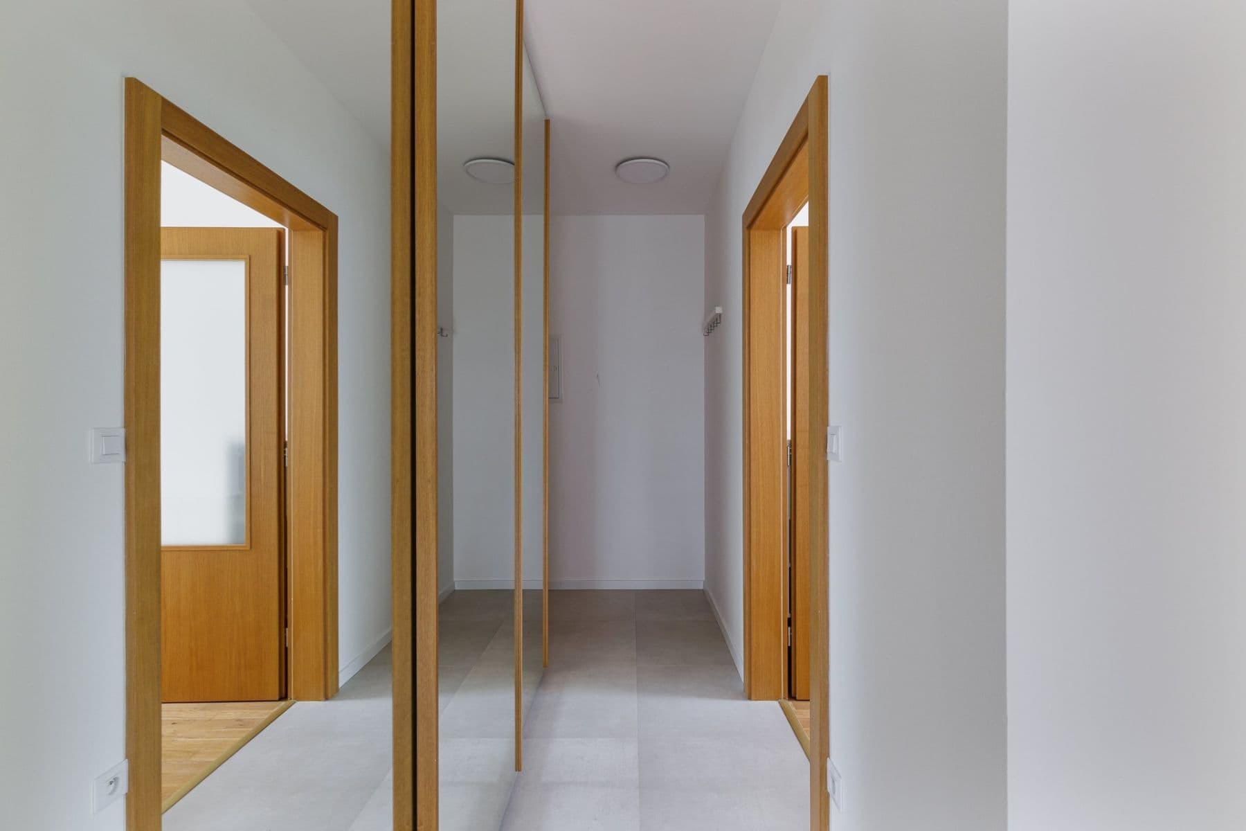 Prenájom bytu 3-izbový 63 m², Na Popelce, Praha, Praha Prenájom bytu 3-izbový 63 m², Na Popelce, Praha, Praha
