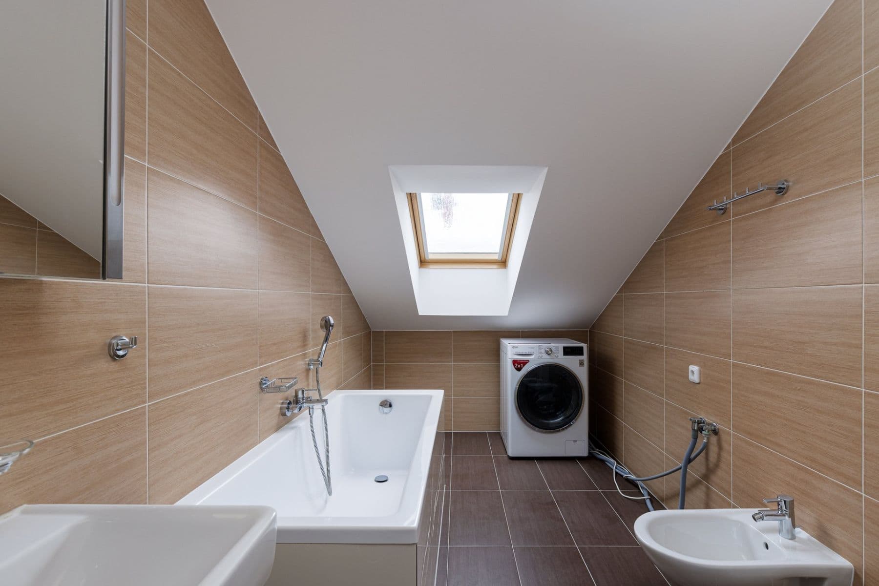 Prenájom bytu 3-izbový 63 m², Na Popelce, Praha, Praha Prenájom bytu 3-izbový 63 m², Na Popelce, Praha, Praha